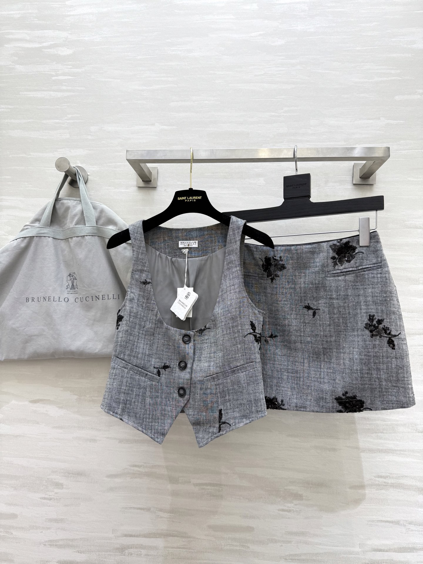 NO:463617,Vest, skirt #BC autumn and winter new style Heavy industry nailed cotton linen vest jacket skirt High quality customization Spot first-time sizeS/M/L (size s size 80, 49, skirt waist 70, skirt length 36), skirts, jackets & coats, alexander wang19860909马甲,半裙#BC秋冬新款 重工钉珠棉麻马甲外套半裙 高品质定制 现货首发sizeS/M/L（s码胸围80,衣长49,半裙腰围70,裙长36）,,skirts,jackets & coats,alexander wang,Women's clothing