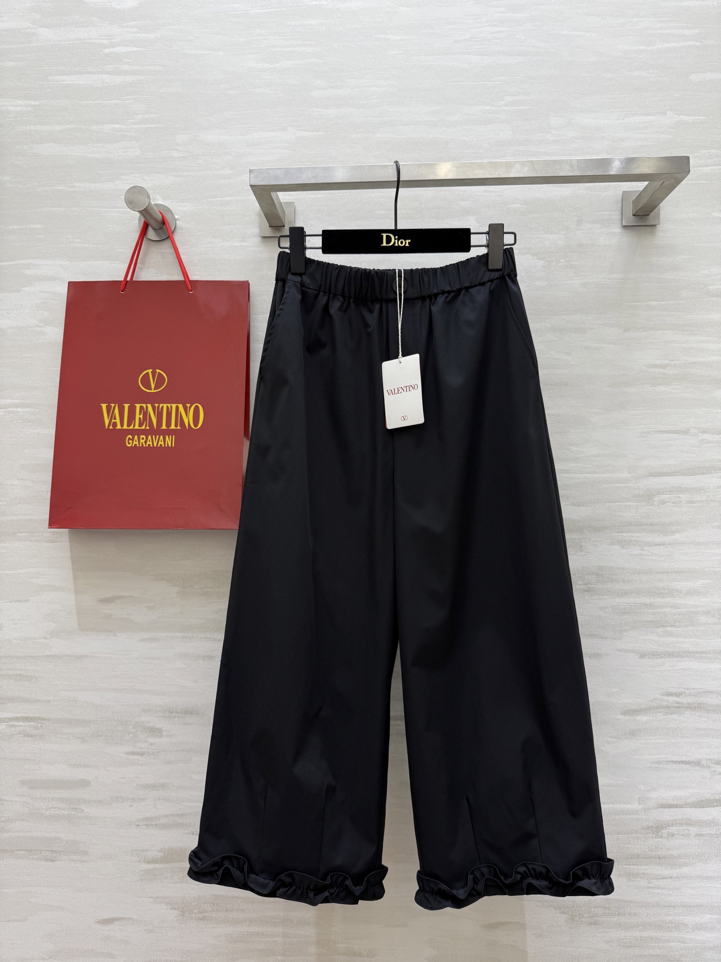 NO:465235,#Valentin early autumn new style cotton flower edge straight trousers high quality customization spot sizeS/M/L/XL (M size elastic waist 68, pants length 84), valentino, alexander wang19860909#Valentin早秋新款 棉布花朵边直筒裤 高品质定制 现货首发sizeS/M/L/XL（M码弹力腰围68,裤长84）,,valentino,alexander wang,Women's clothing