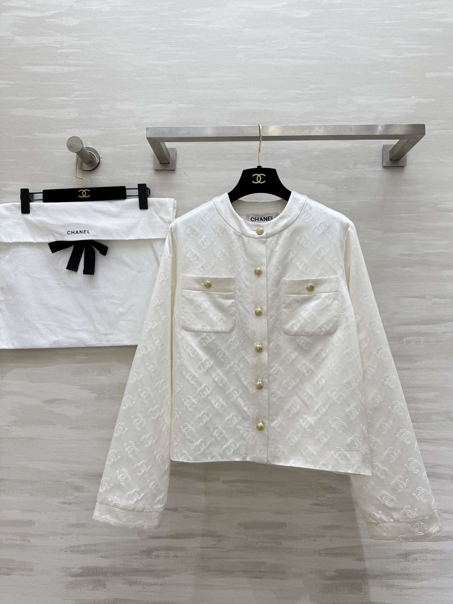 Chanel Women's White Silk Jacquard Jacket, Fall/Winter Collection 2 i1755633464177 4064 0 0