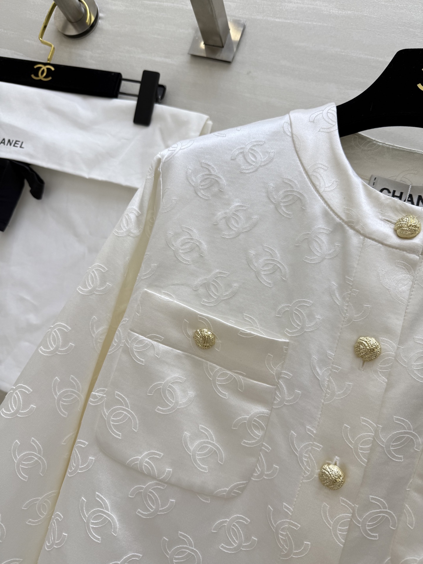 Chanel Women's White Silk Jacquard Jacket, Fall/Winter Collection 3 i1755633464203 3232 0 1