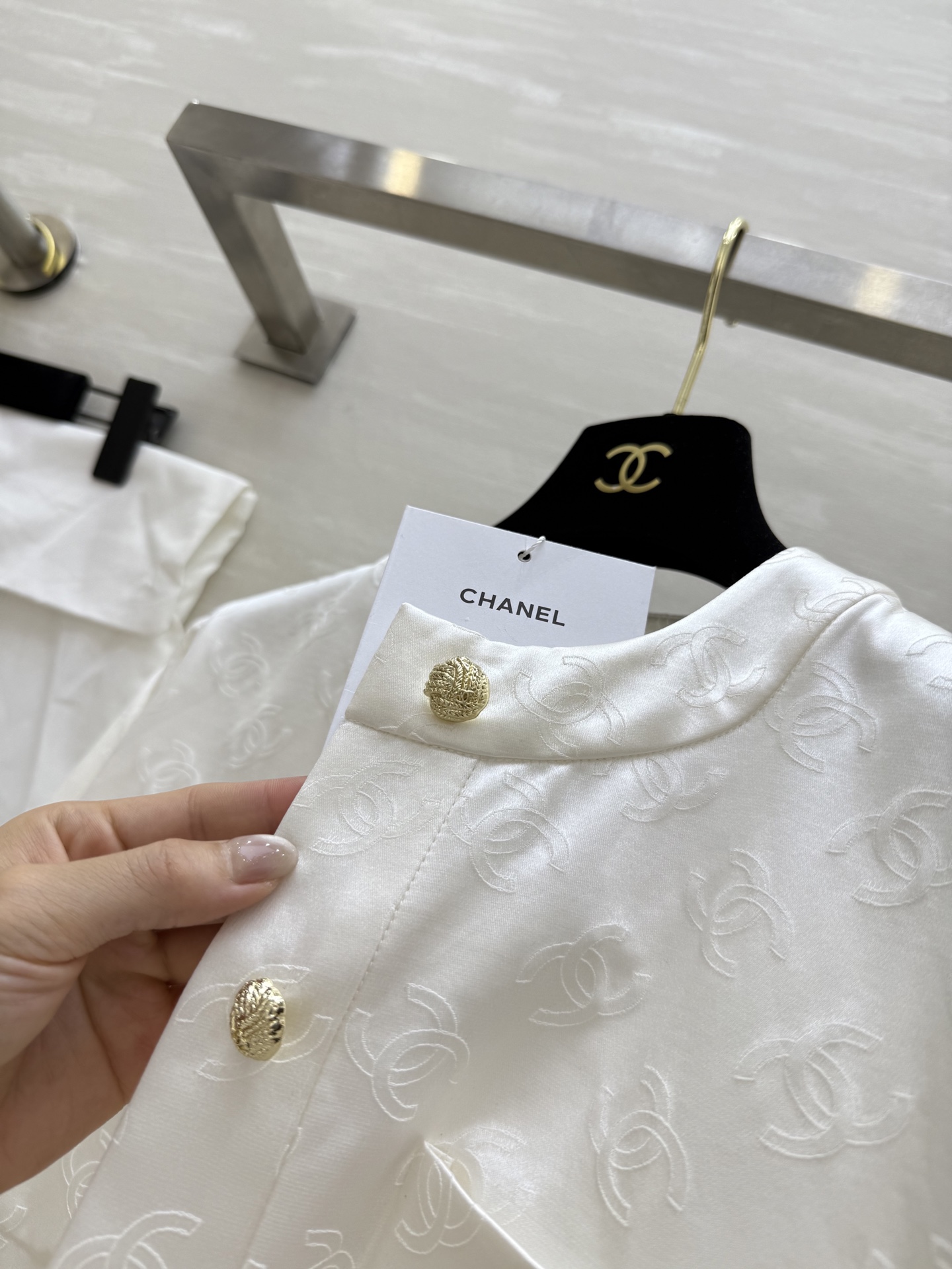 Chanel Women's White Silk Jacquard Jacket, Fall/Winter Collection 9 i1755633464235 7171 0 7