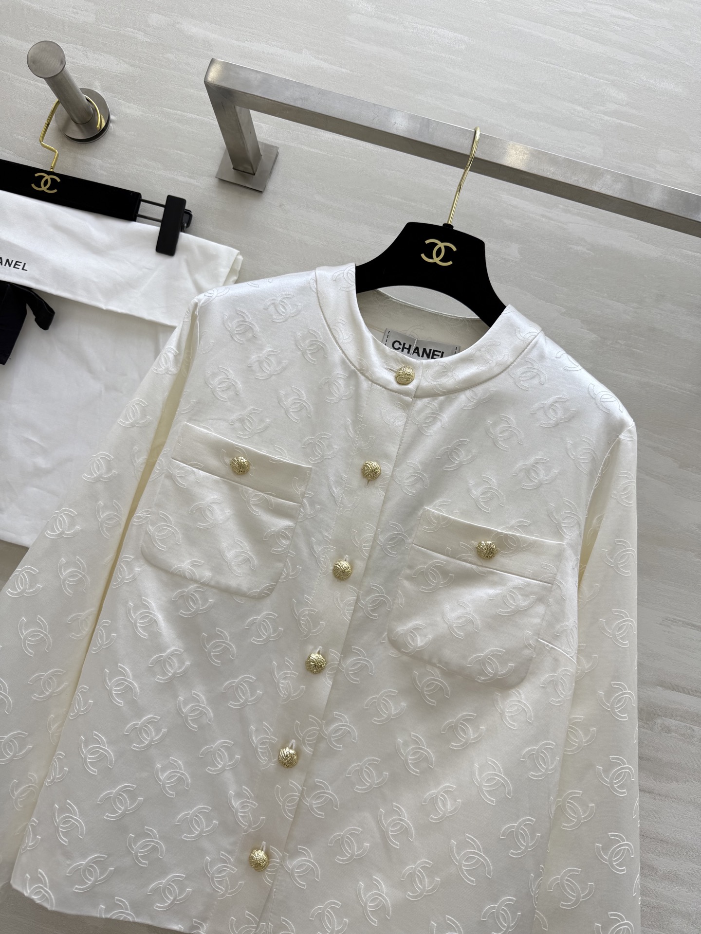 Chanel Women's White Silk Jacquard Jacket, Fall/Winter Collection 6 i1755633465476 5688 0 4