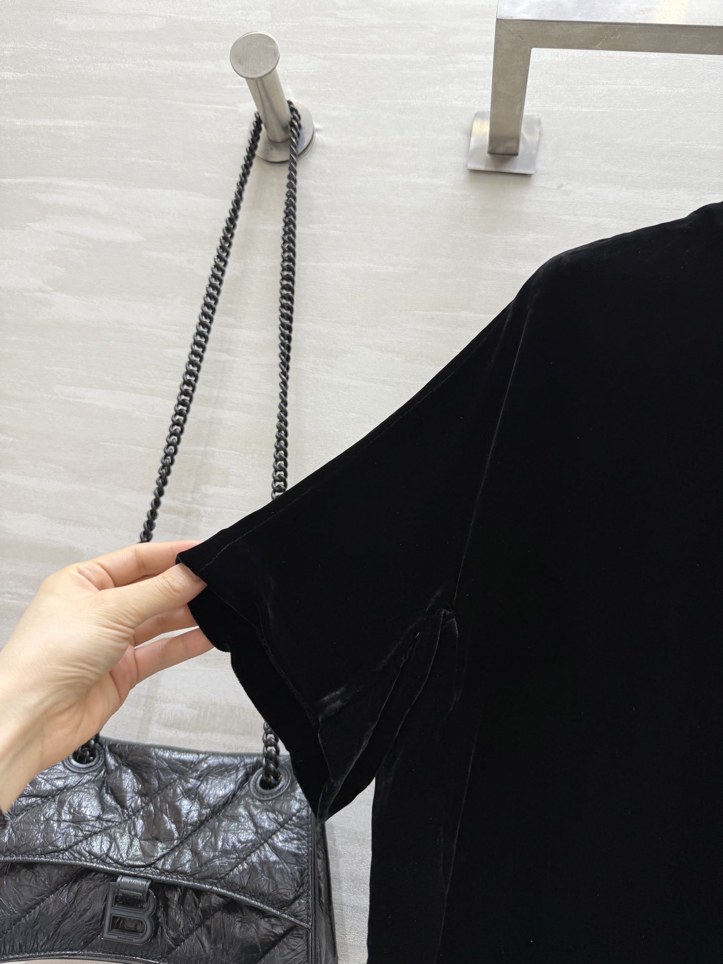 #ysl²⁵早秋新款 真丝丝绒上衣 定制真丝丝绒质地 高品质 现货首发size：M/L/XL（M码胸围：