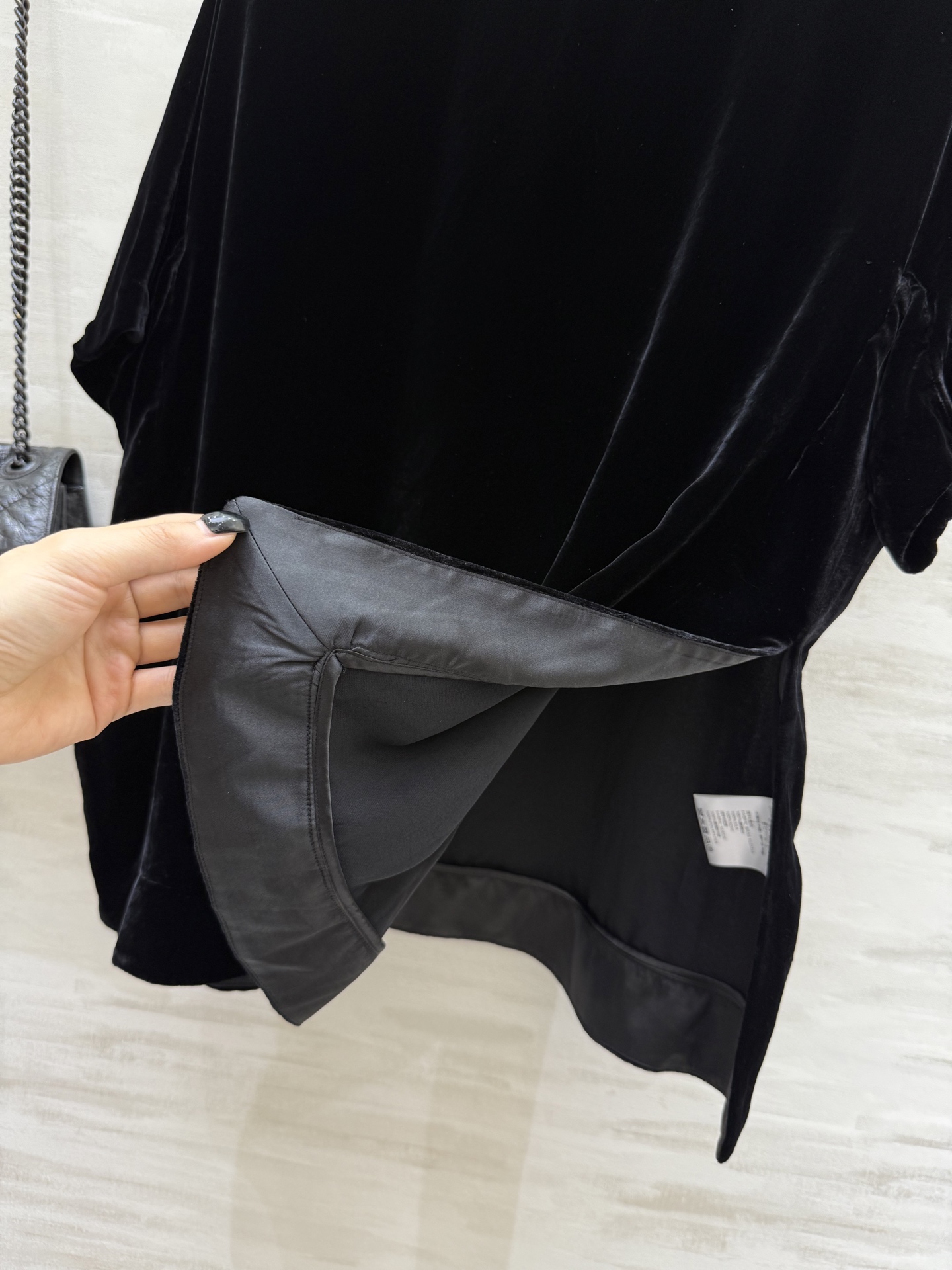 #ysl²⁵早秋新款 真丝丝绒上衣 定制真丝丝绒质地 高品质 现货首发size：M/L/XL（M码胸围：