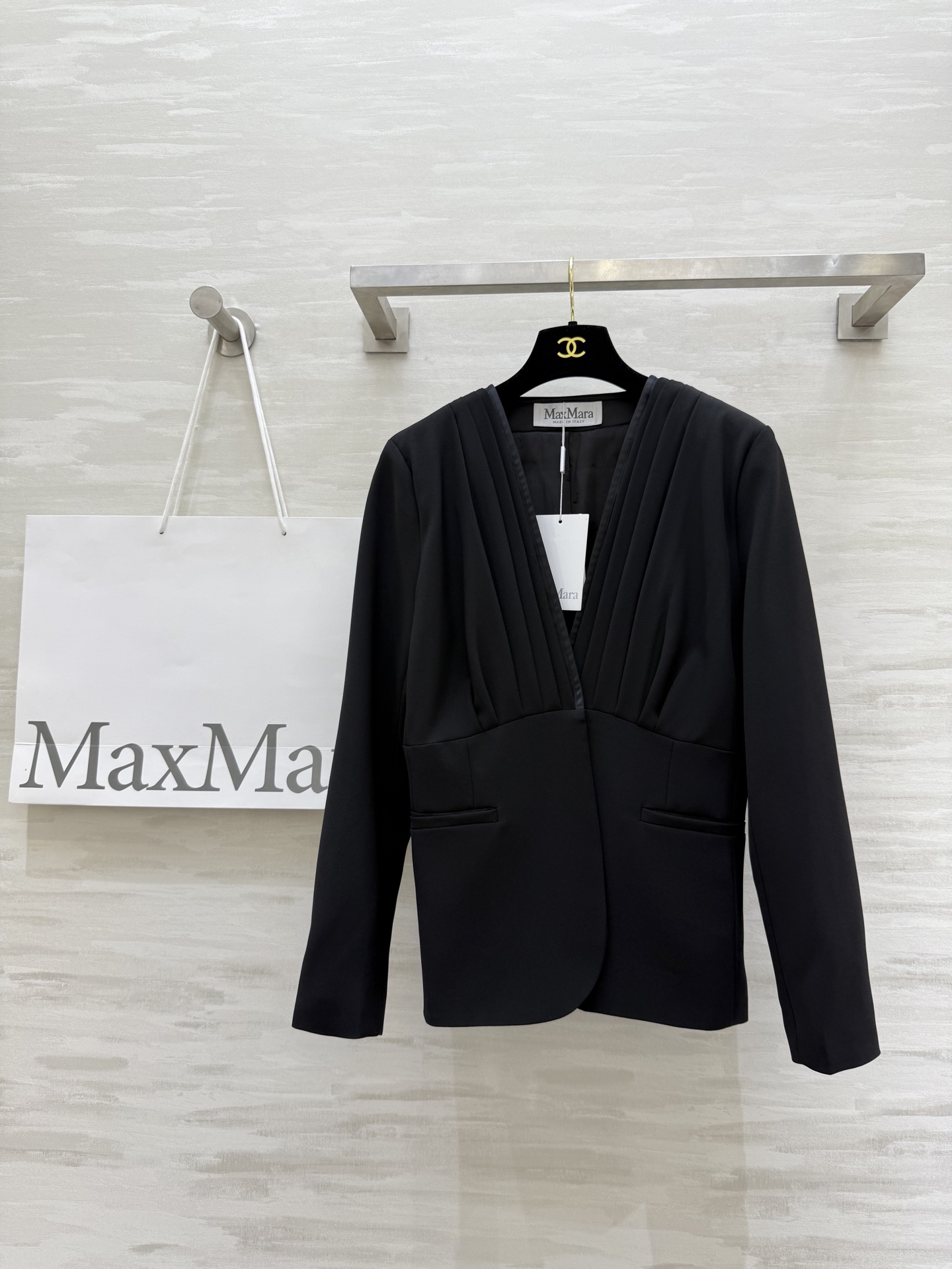 Veste de Tailleur Max Mara Automne, Col en V, Coupe Slim, Élégante et Confortable