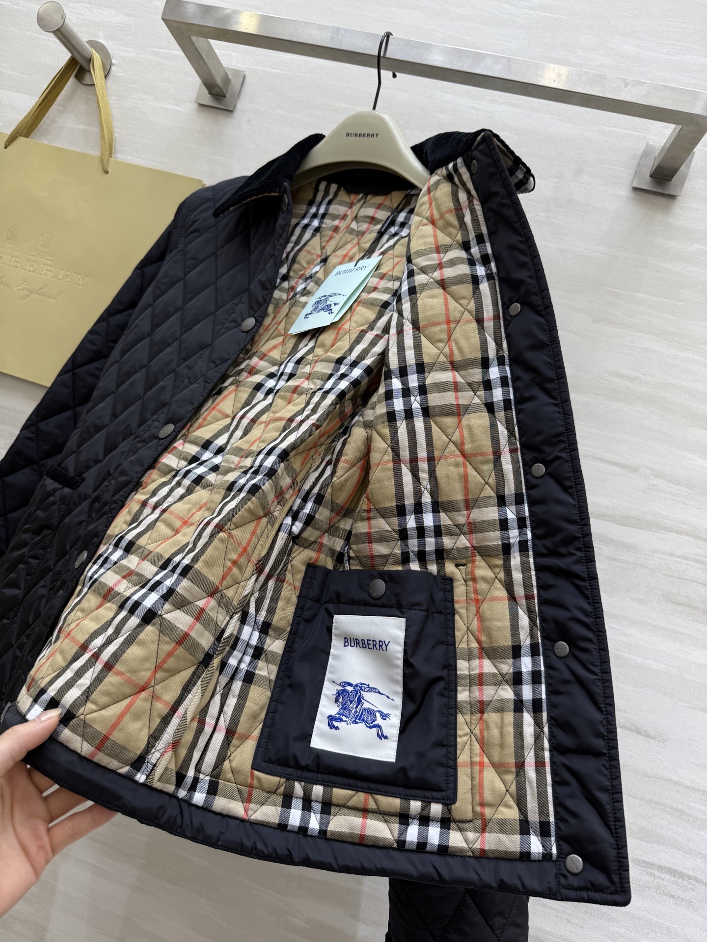 #Burberr♡²⁵秋冬新款菱格棉服 高品质定制 现货首发size：S/M/L/XL/XXL（s码肩宽