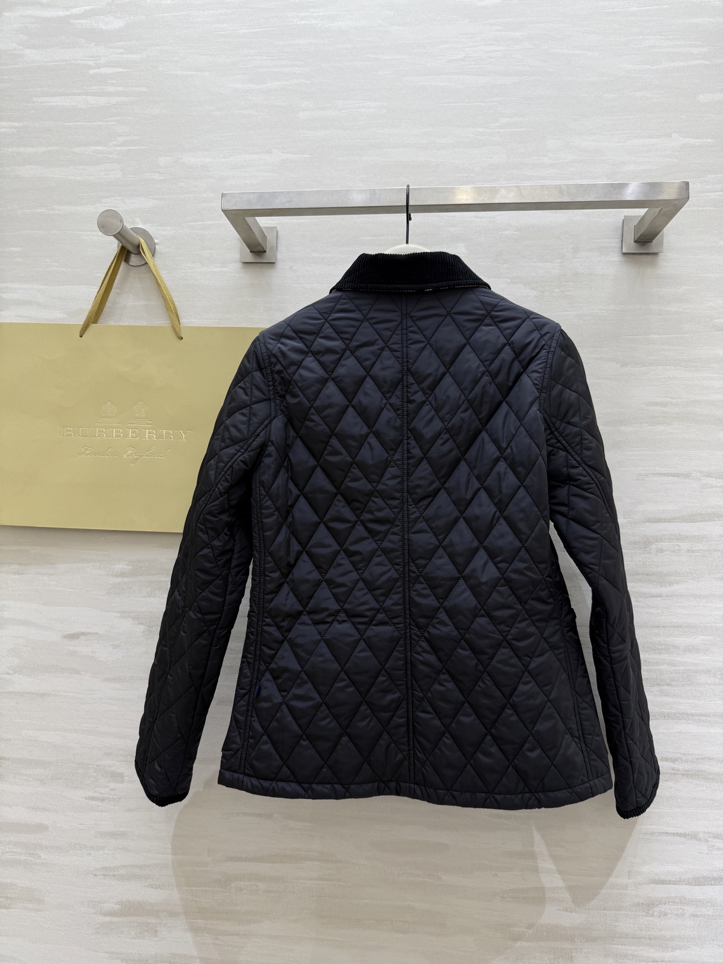 #Burberr♡²⁵秋冬新款菱格棉服 高品质定制 现货首发size：S/M/L/XL/XXL（s码肩宽