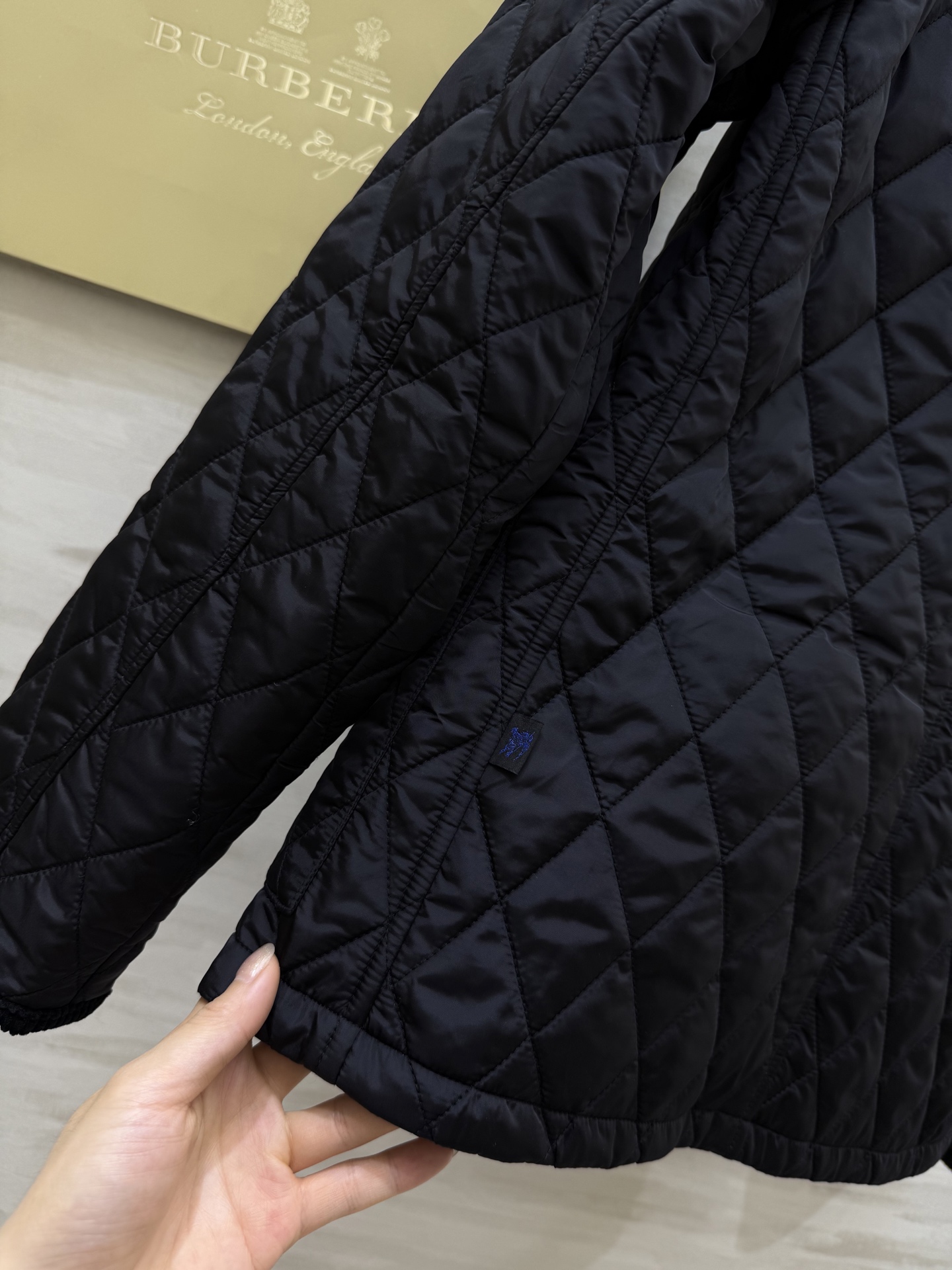 #Burberr♡²⁵秋冬新款菱格棉服 高品质定制 现货首发size：S/M/L/XL/XXL（s码肩宽