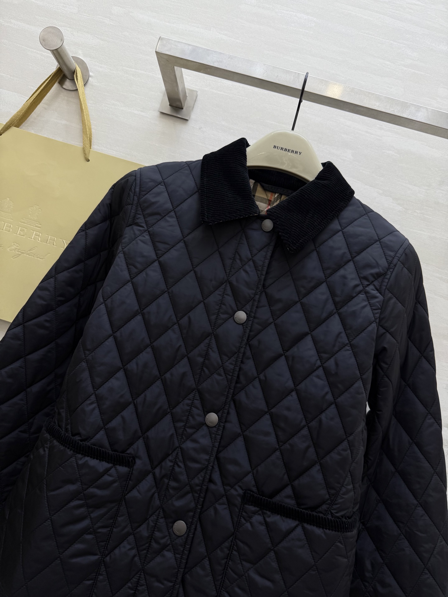 #Burberr♡²⁵秋冬新款菱格棉服 高品质定制 现货首发size：S/M/L/XL/XXL（s码肩宽