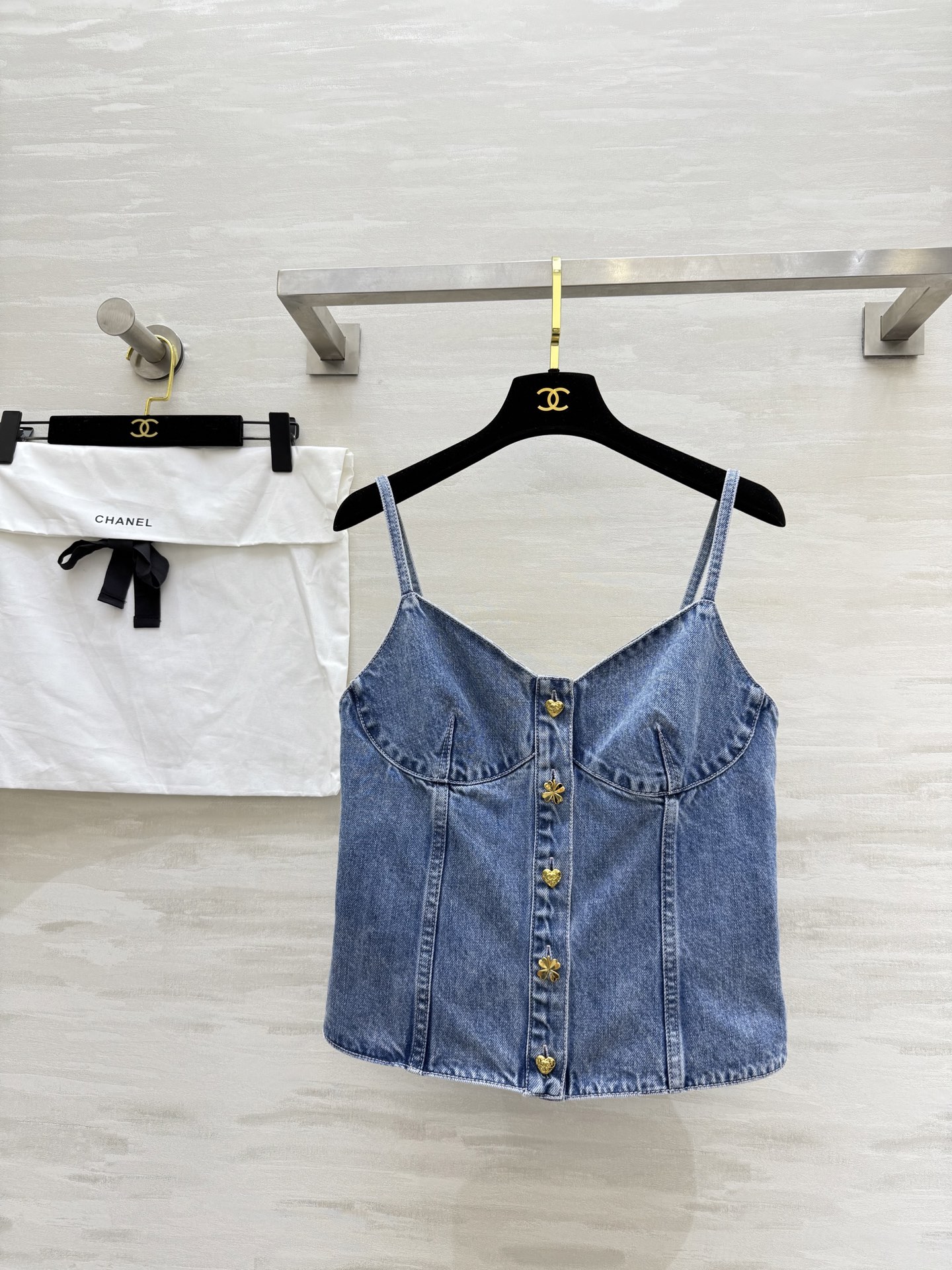 NO:469964,#ChaneB Washed Tanning Denim Sling High Quality Customized Spot First-Only Size36/38/40), Chanel,alexander wang19860909#ChaneB 水洗丹宁牛仔吊带 高品质定制 现货首发size36/38/40）,,chanel,alexander wang,Women's clothing