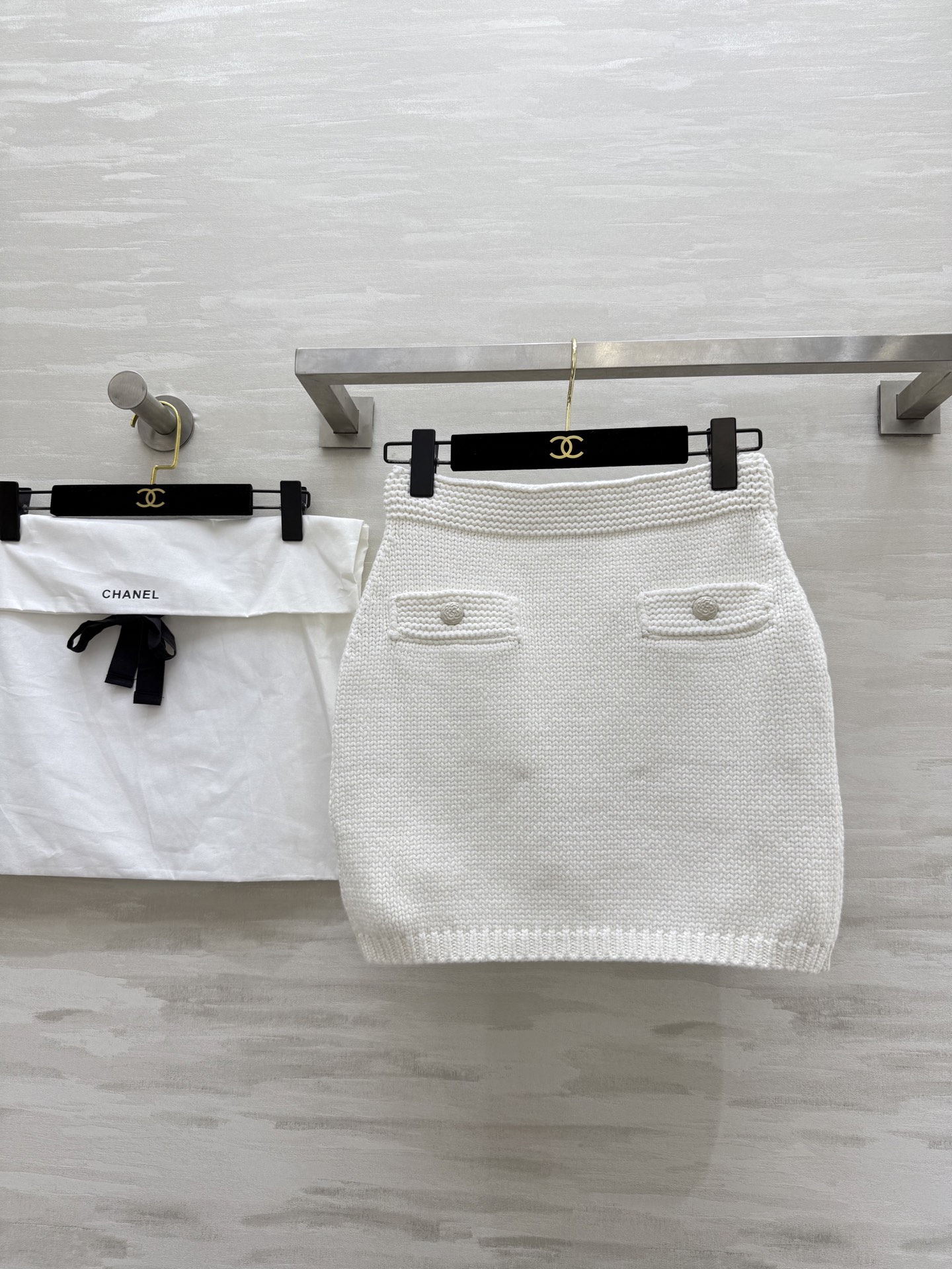 NO:469999,#ChaneA pocket knitted elastic waist casual skirt Original development Customized yarn Open mold hardware Elastic waist versatile and not picky high-quality customization Spot first-time size36/38/40 (), Chanel, skirts, alexander wang19860909#ChaneA 口袋针织松紧腰休闲短裙 原版开发 定制纱线 开模五金 松紧腰百搭不挑人 高品质定制 现货首发size36/38/40（）,,chanel,skirts,alexander wang,Women's clothing