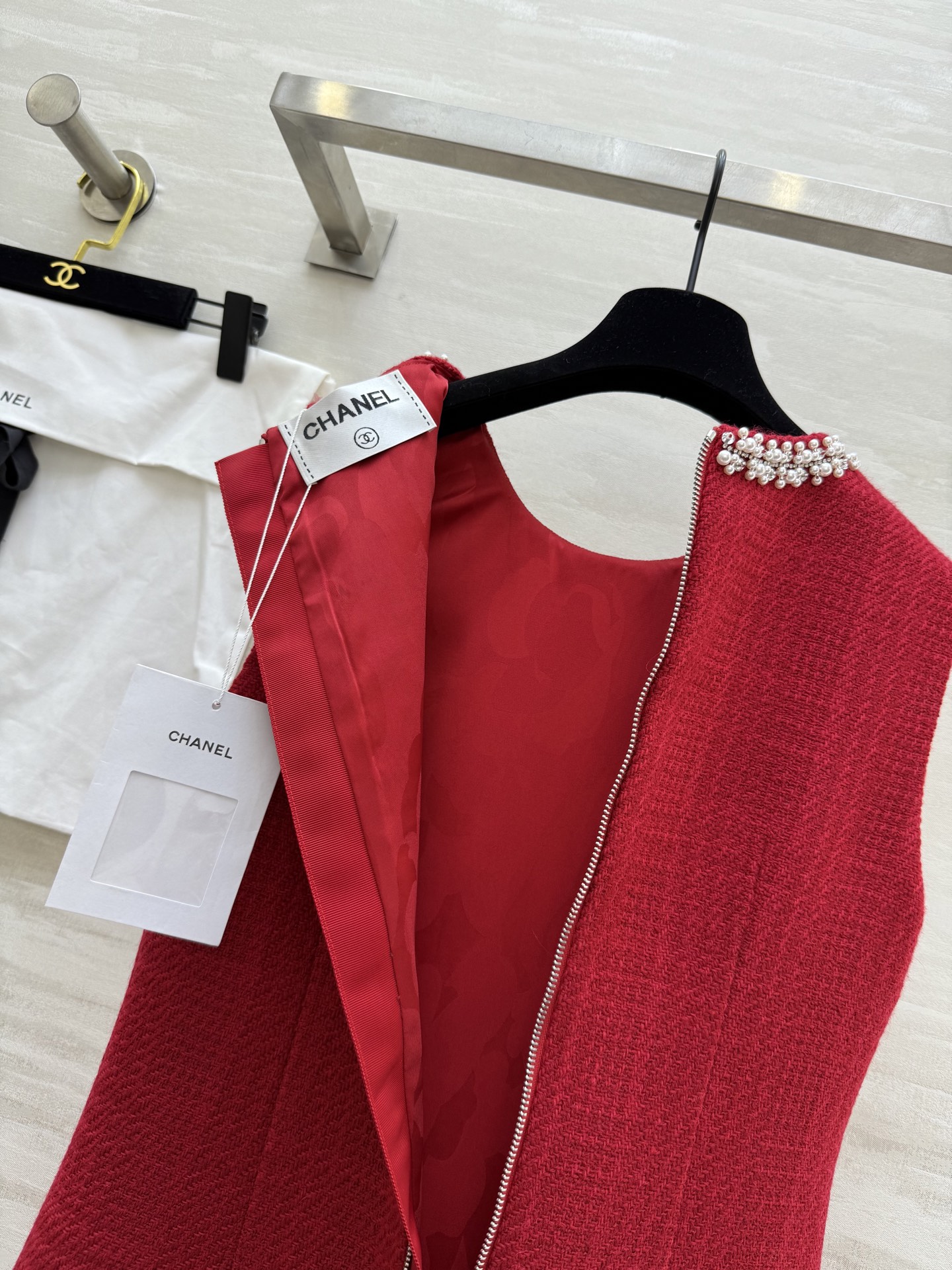 #Chane♡²⁵早秋新款 连衣裙 重工订珠领口精致高级 立体剪裁版型自带腰线感 上身超级显瘦 高级大气