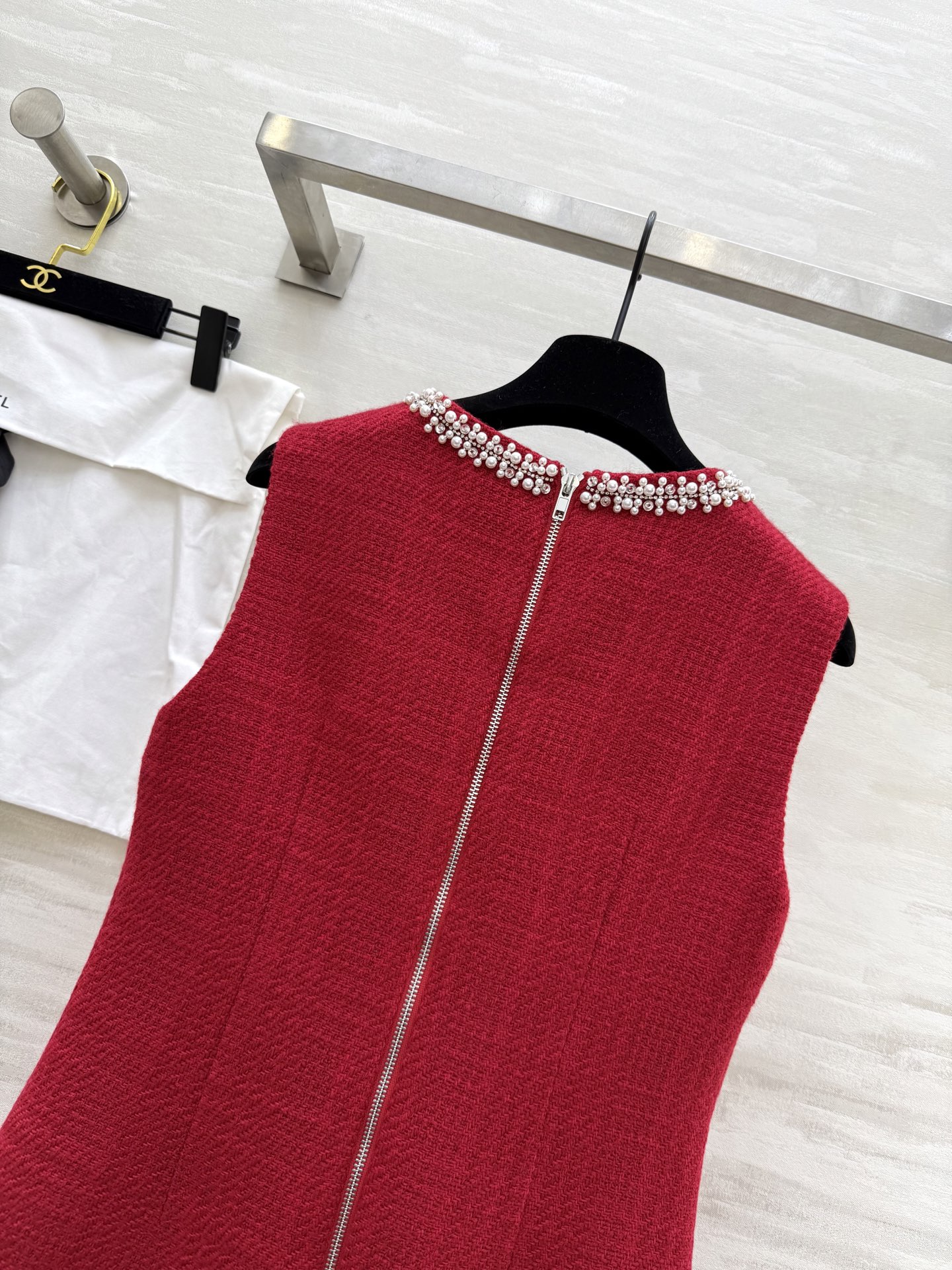 #Chane♡²⁵早秋新款 连衣裙 重工订珠领口精致高级 立体剪裁版型自带腰线感 上身超级显瘦 高级大气