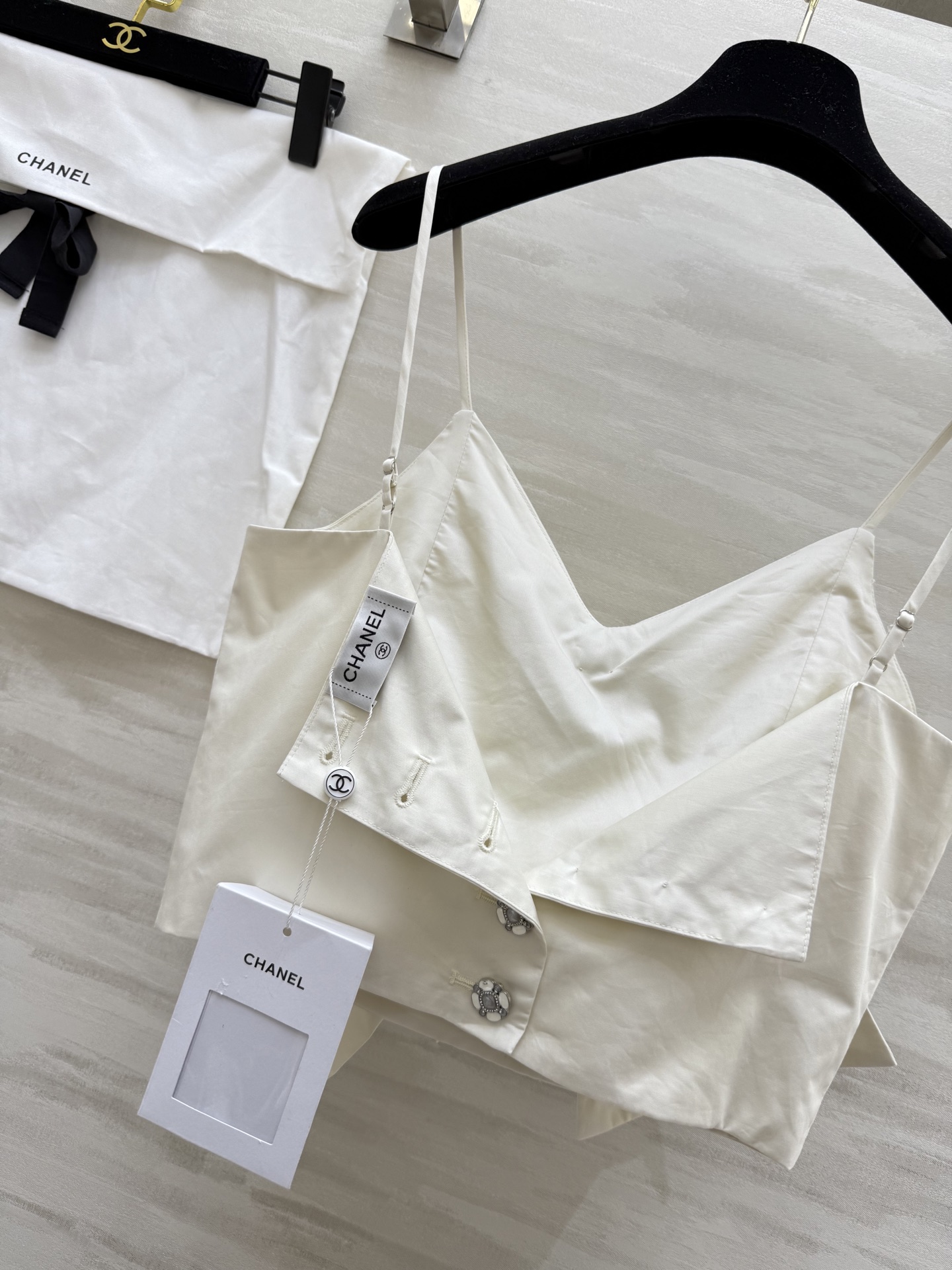 #Chane♡²⁵coco女孩蝴蝶结吊带背心 重工立体花朵 蝴蝶结点缀甜美可爱 开模定制花扣 高品质 现