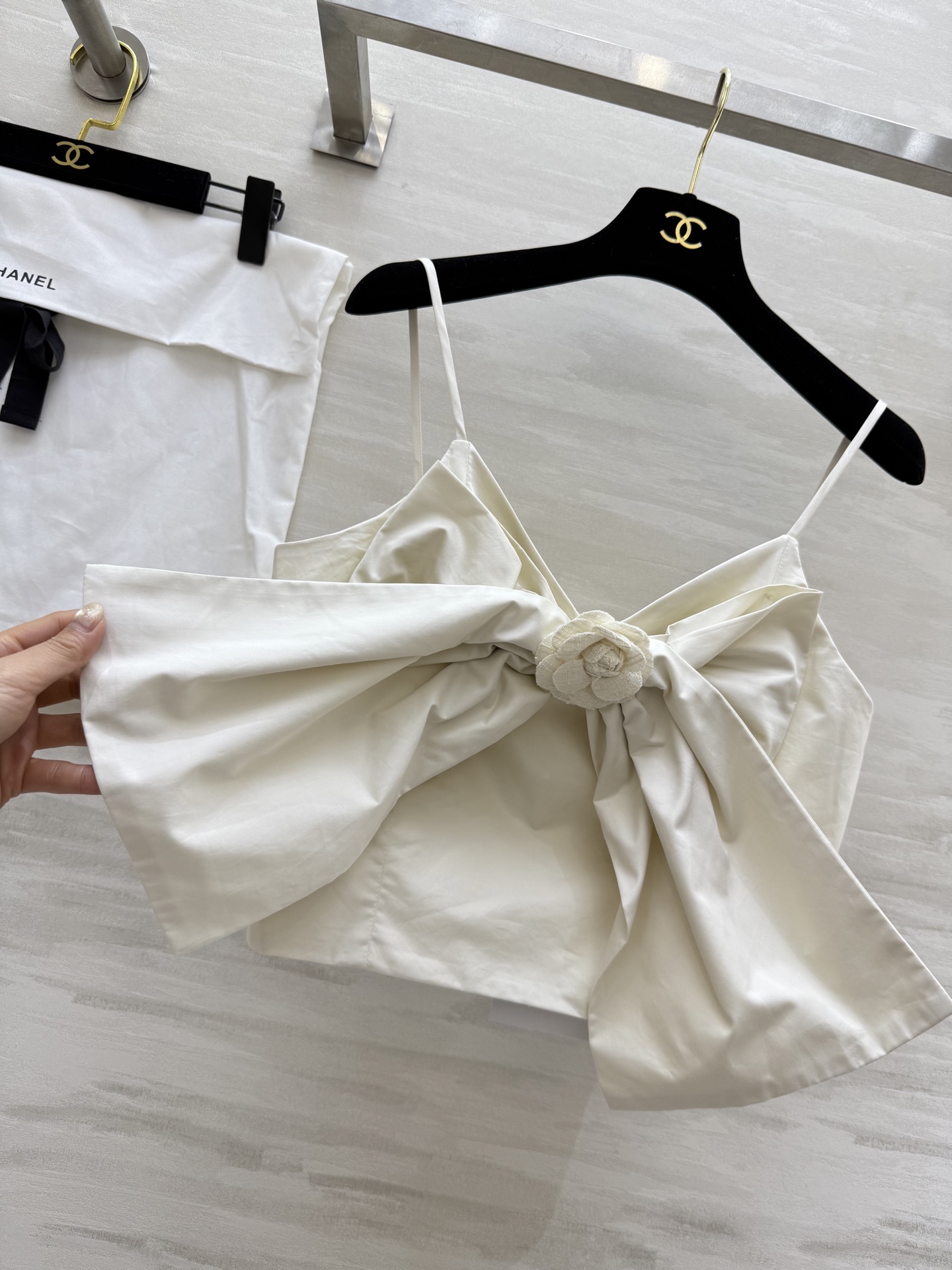 #Chane♡²⁵coco女孩蝴蝶结吊带背心 重工立体花朵 蝴蝶结点缀甜美可爱 开模定制花扣 高品质 现