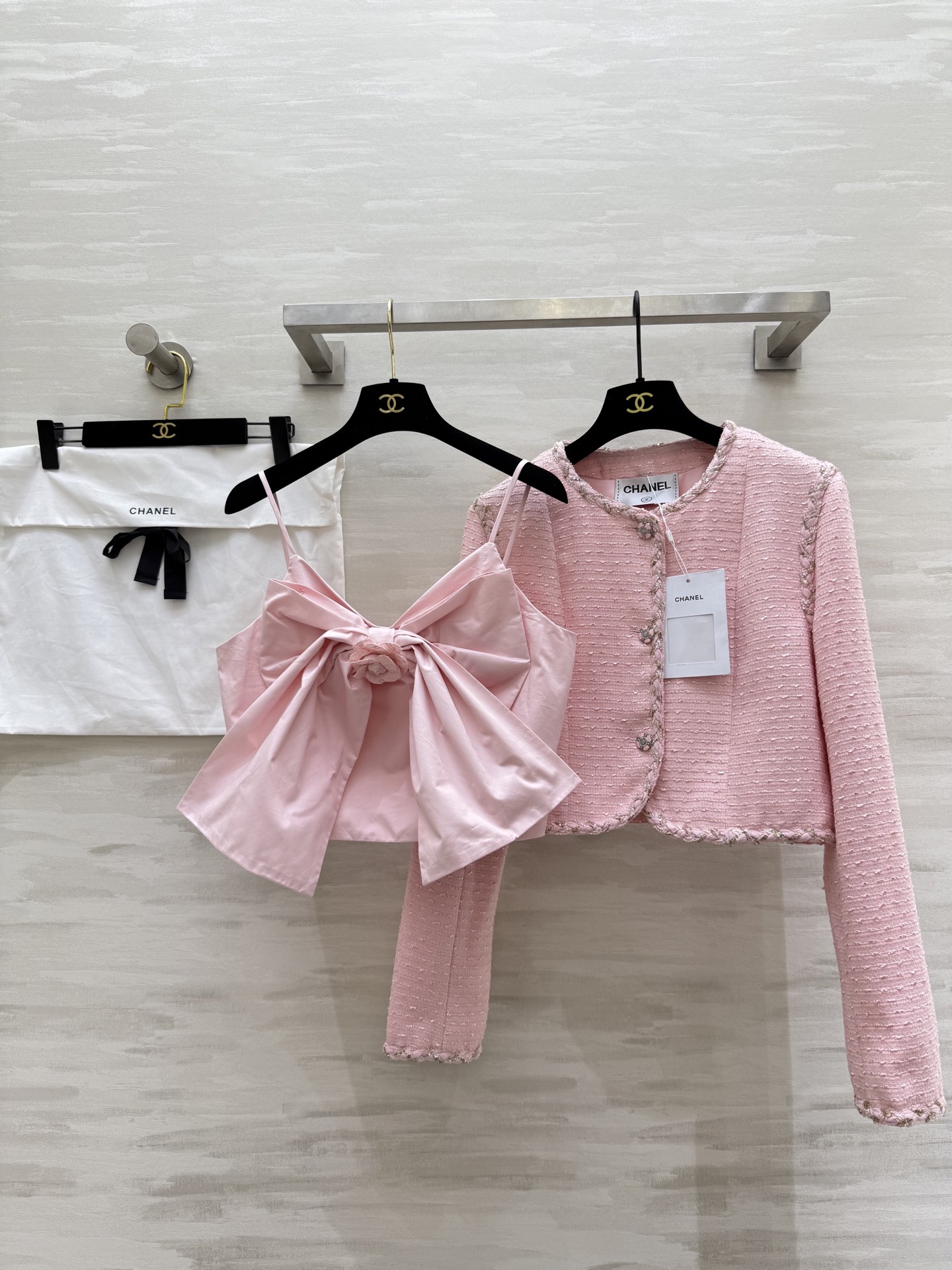 #Chane♡²⁵coco女孩蝴蝶结吊带背心 重工立体花朵 蝴蝶结点缀甜美可爱 开模定制花扣 高品质 现