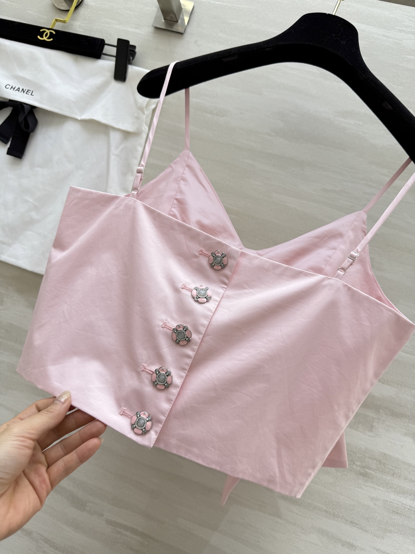 #Chane♡²⁵coco女孩蝴蝶结吊带背心 重工立体花朵 蝴蝶结点缀甜美可爱 开模定制花扣 高品质 现