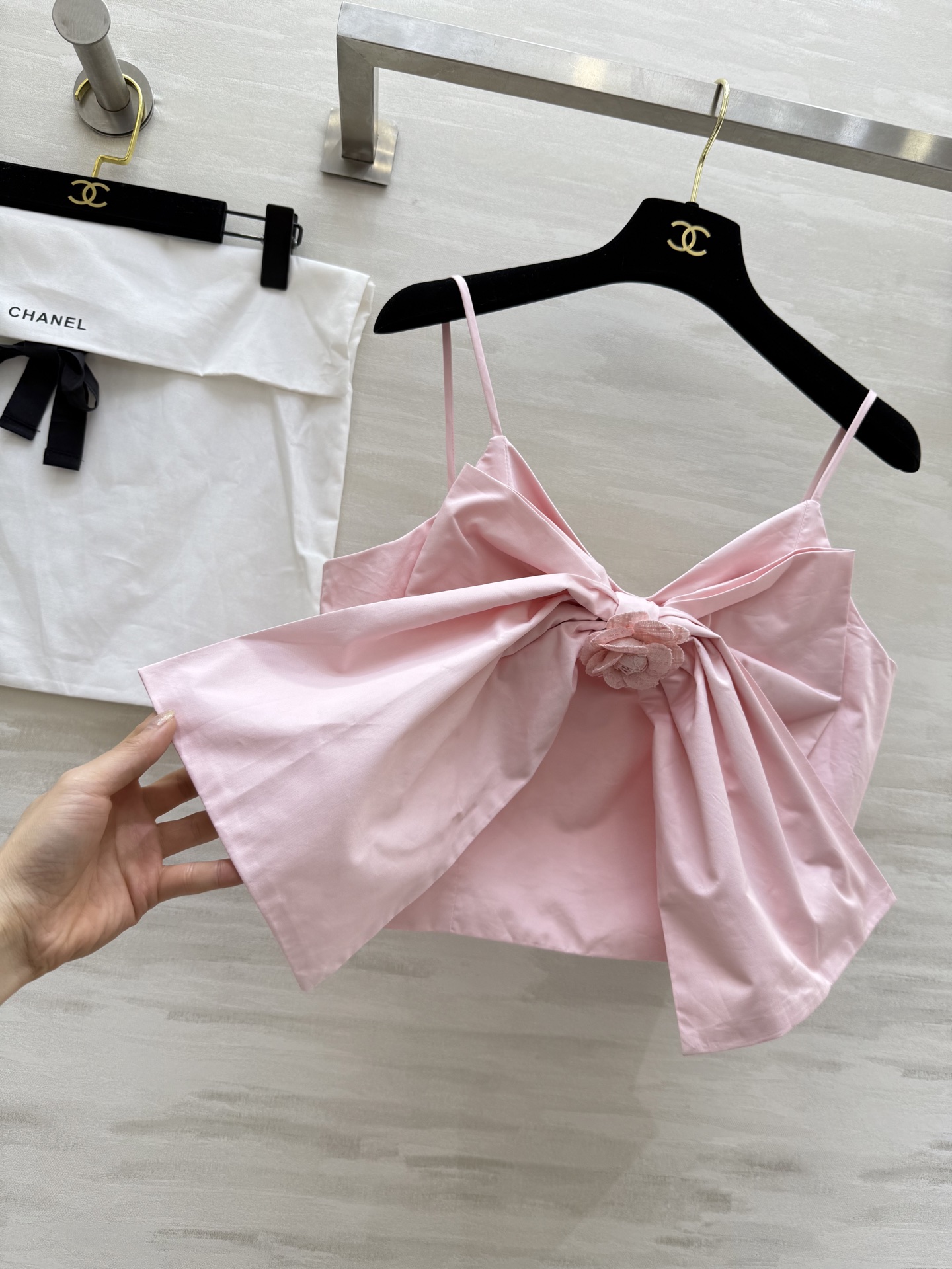 #Chane♡²⁵coco女孩蝴蝶结吊带背心 重工立体花朵 蝴蝶结点缀甜美可爱 开模定制花扣 高品质 现