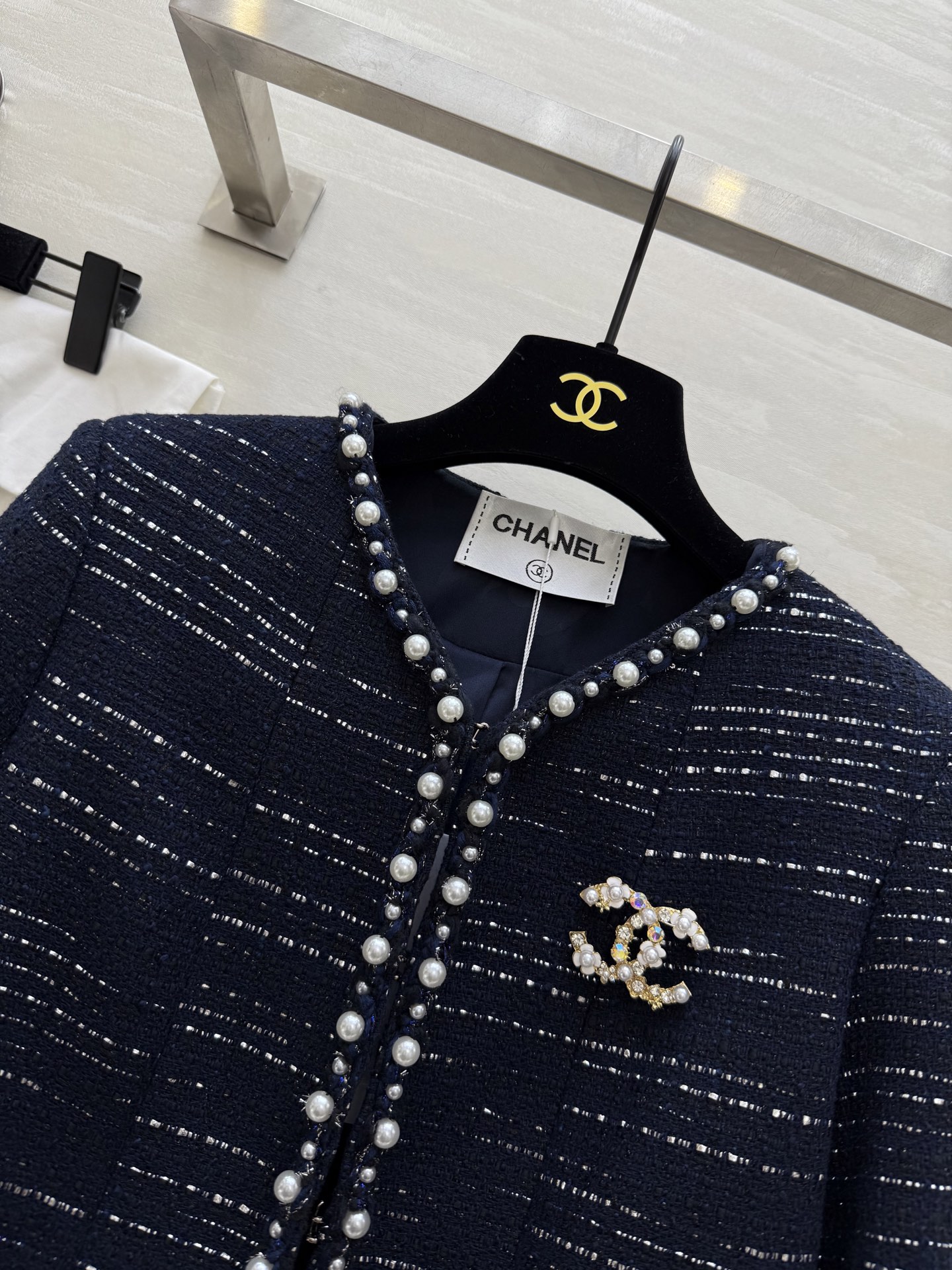 #Chane♡²⁵秋冬新款 珍珠边软花呢外套 独家定制 采用进口面料搭配珍珠花边 香奶奶味道十足 扣子配