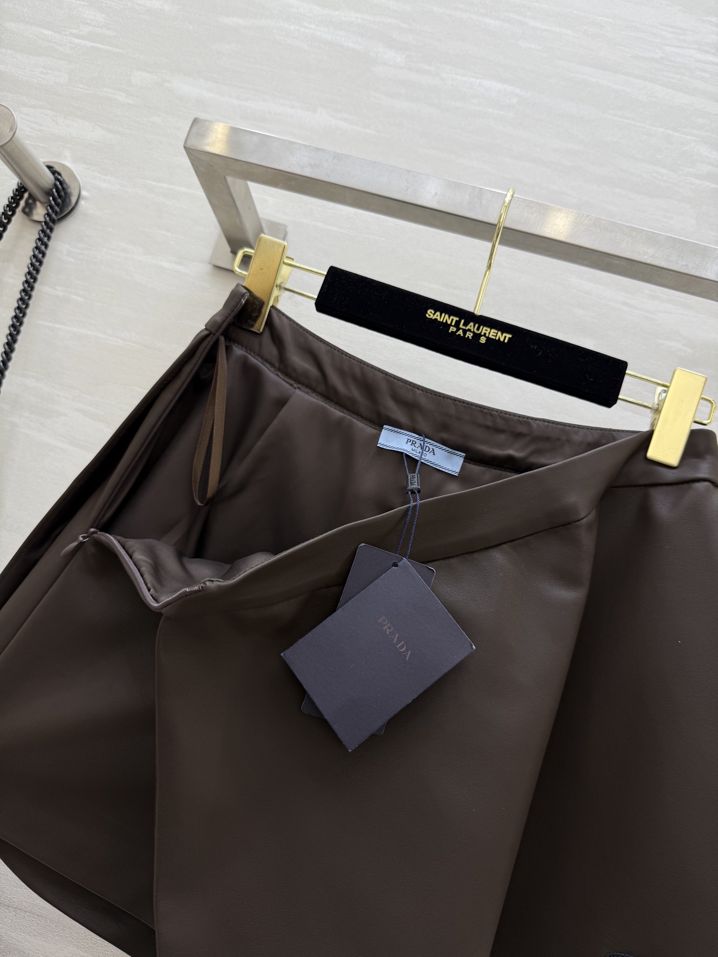 #Prad♡²⁵秋冬新款环保皮裤裙 俏皮时髦 内里防走光安全裤设计 立体剪裁版型 高品质定制 现货首发s