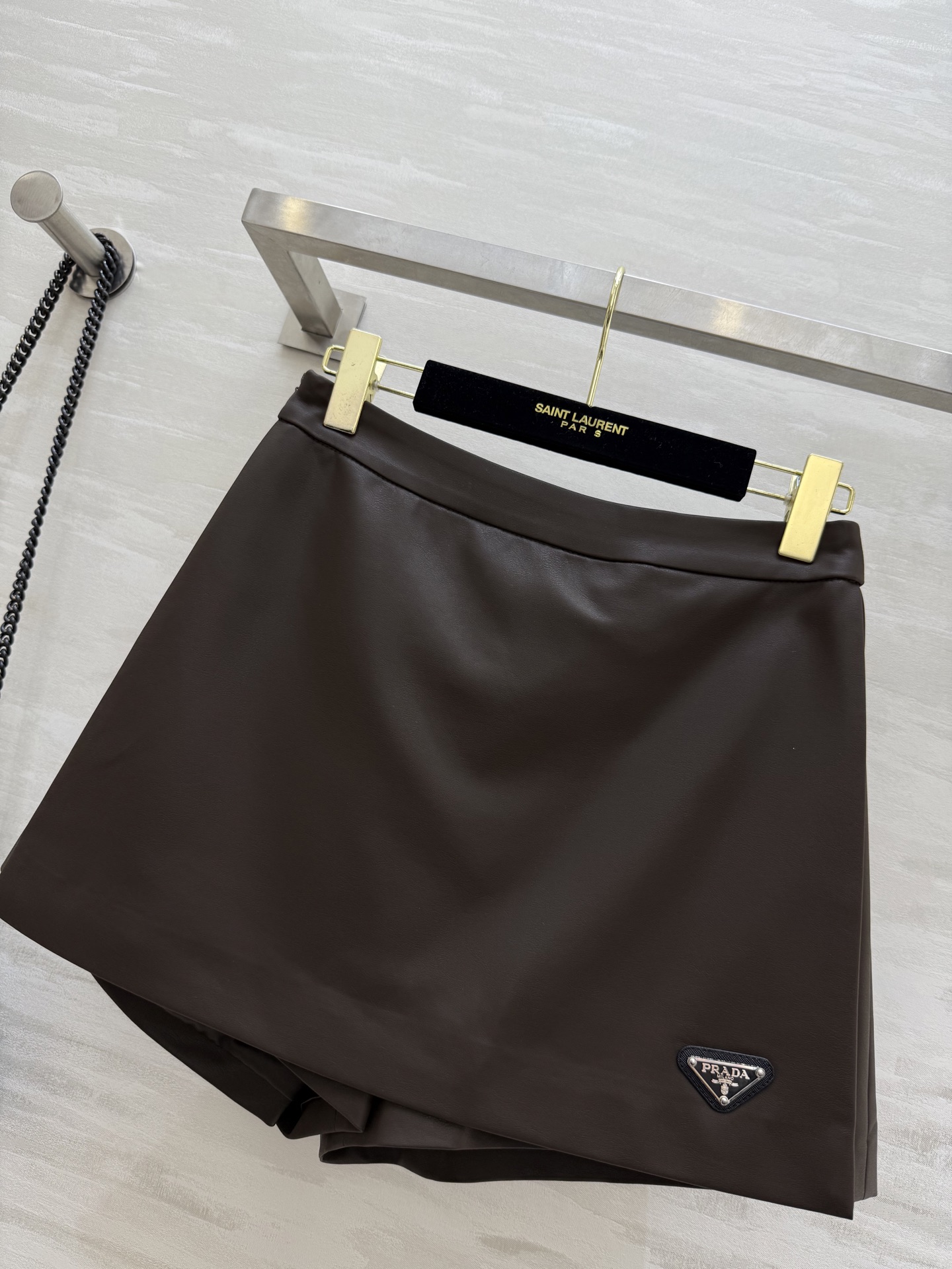 #Prad♡²⁵秋冬新款环保皮裤裙 俏皮时髦 内里防走光安全裤设计 立体剪裁版型 高品质定制 现货首发s