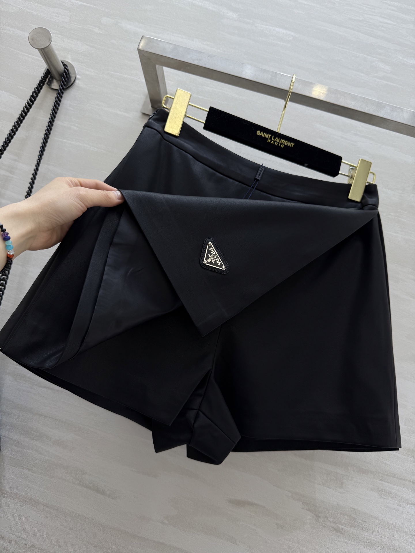 #Prad♡²⁵秋冬新款环保皮裤裙 俏皮时髦 内里防走光安全裤设计 立体剪裁版型 高品质定制 现货首发s