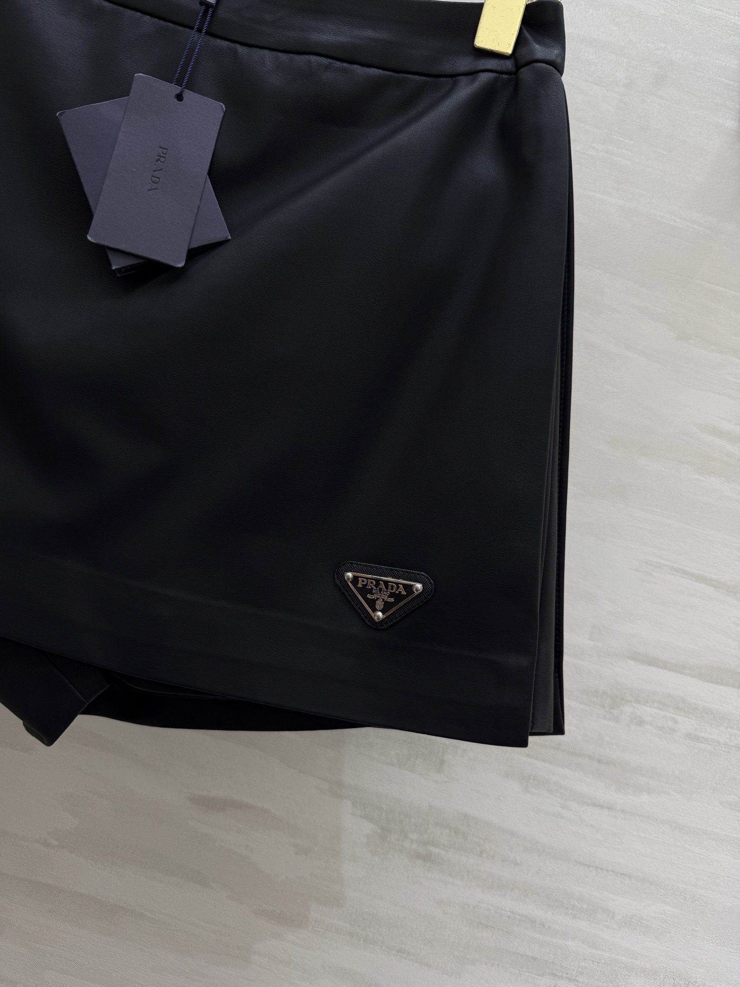 #Prad♡²⁵秋冬新款环保皮裤裙 俏皮时髦 内里防走光安全裤设计 立体剪裁版型 高品质定制 现货首发s