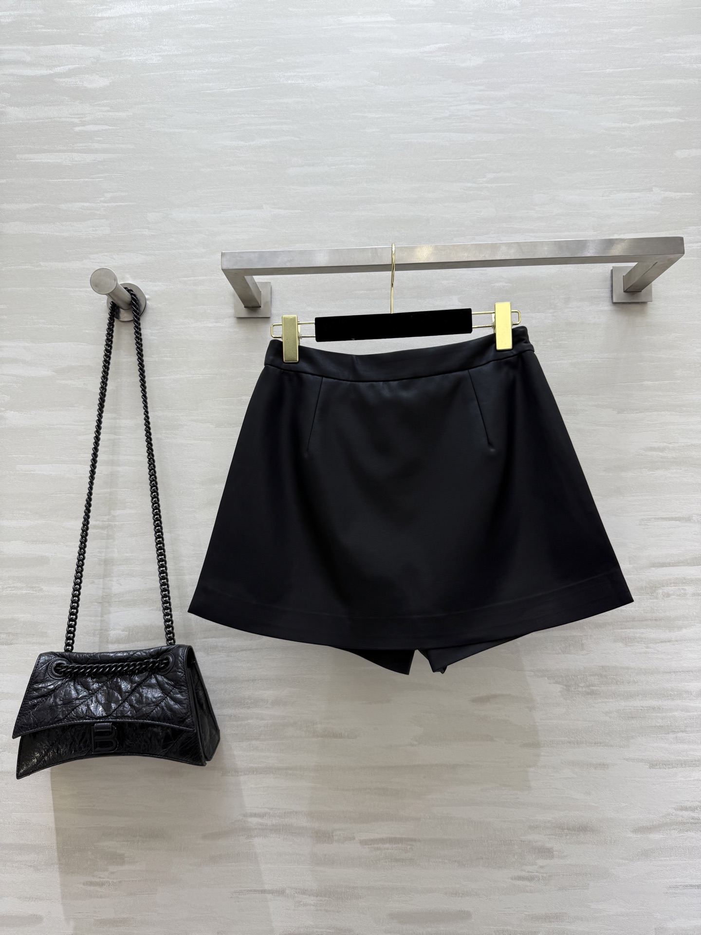 #Prad♡²⁵秋冬新款环保皮裤裙 俏皮时髦 内里防走光安全裤设计 立体剪裁版型 高品质定制 现货首发s