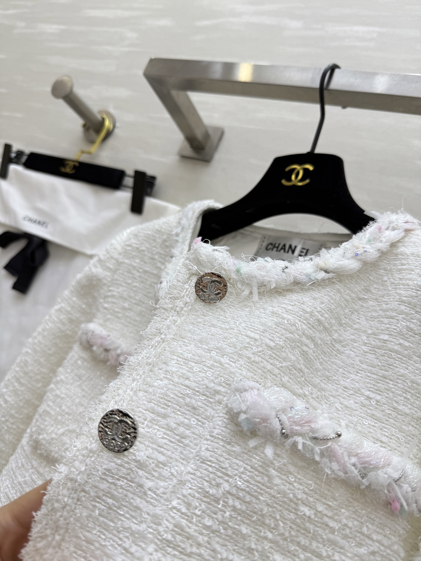 #CHANE♡²⁵秋冬新款 花呢外套 独家开版 定制彩色花边搭配山茶花真丝里衬 配色真的很干净高级 版型