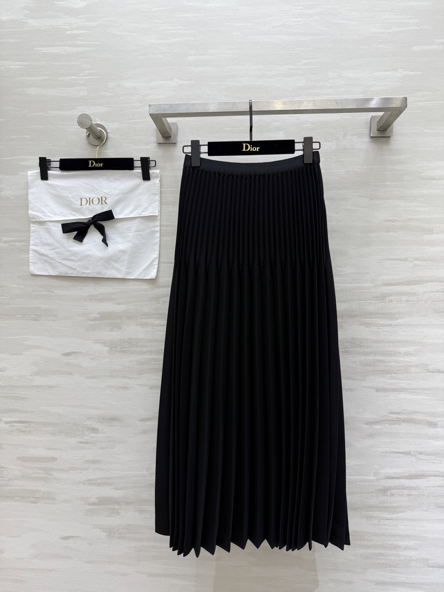NO:470105,#DIO autumn and winter new style matte pleated pleated skirt elegant and generous heavy craftsmanship high-temperature pleated high-quality customization spot first-time sizeS/M/L/XL (M size waist 64, skirt length 90), dior, skirts, alexander wang19860909#DIO秋冬新款 哑光百褶压褶半裙 优雅大方 重工艺高温压褶 高品质定制 现货首发sizeS/M/L/XL（M码腰围64,裙长90）,,dior,skirts,alexander wang,Women's clothing