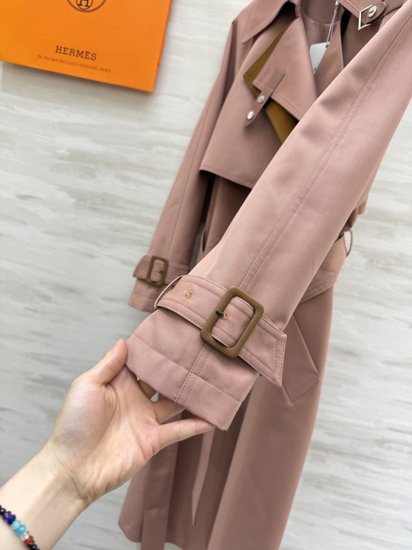#Herme♡²⁵早秋新款 撞色翻领长款风衣 高品质定制 现货首发size：S/M/L（M码胸围：98，
