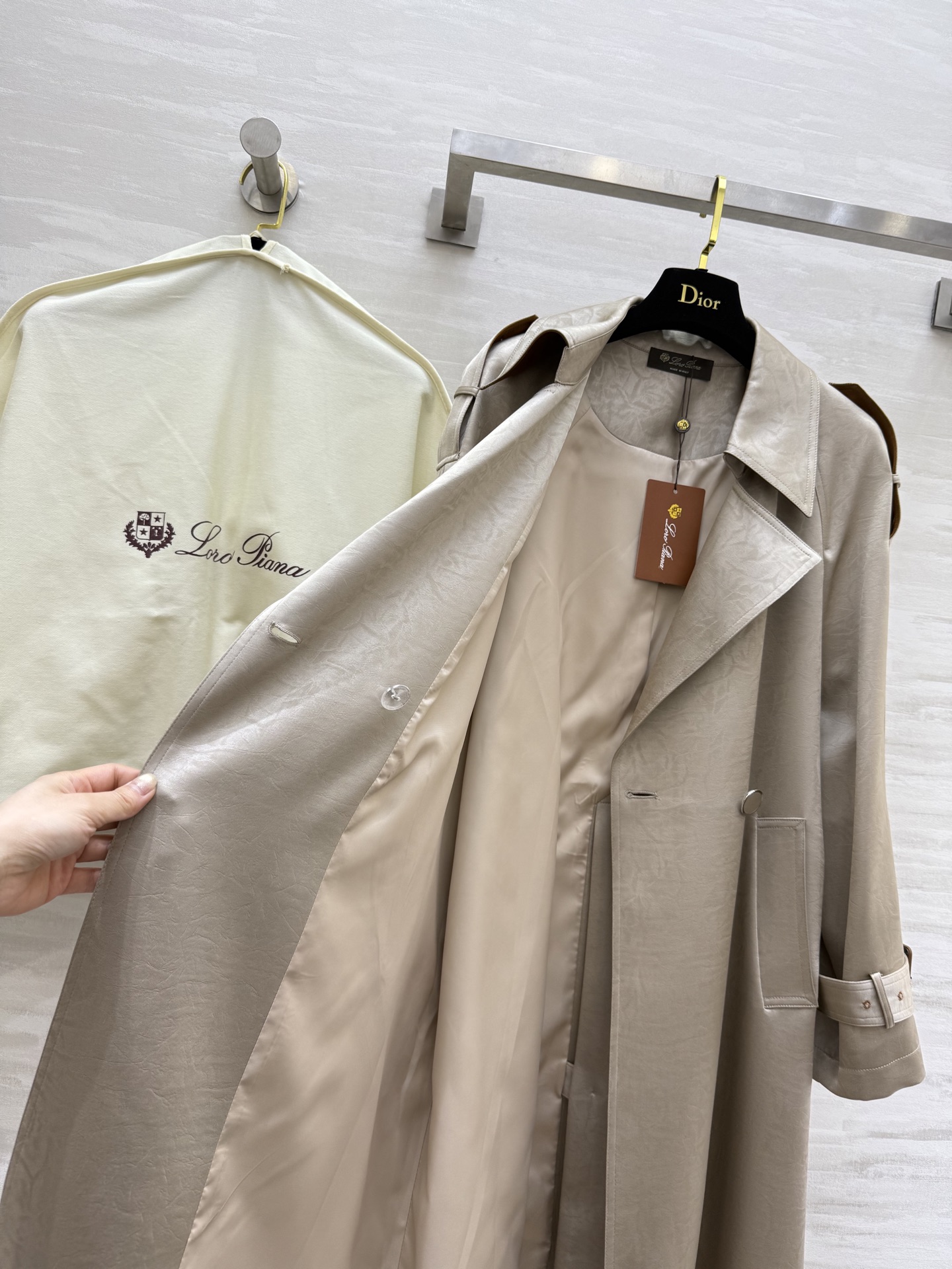 #LP🆕²⁵秋冬新款 极简绑带收腰翻领长款风衣外套 高品质定制 现货首发size：S/M/L（M码胸围：