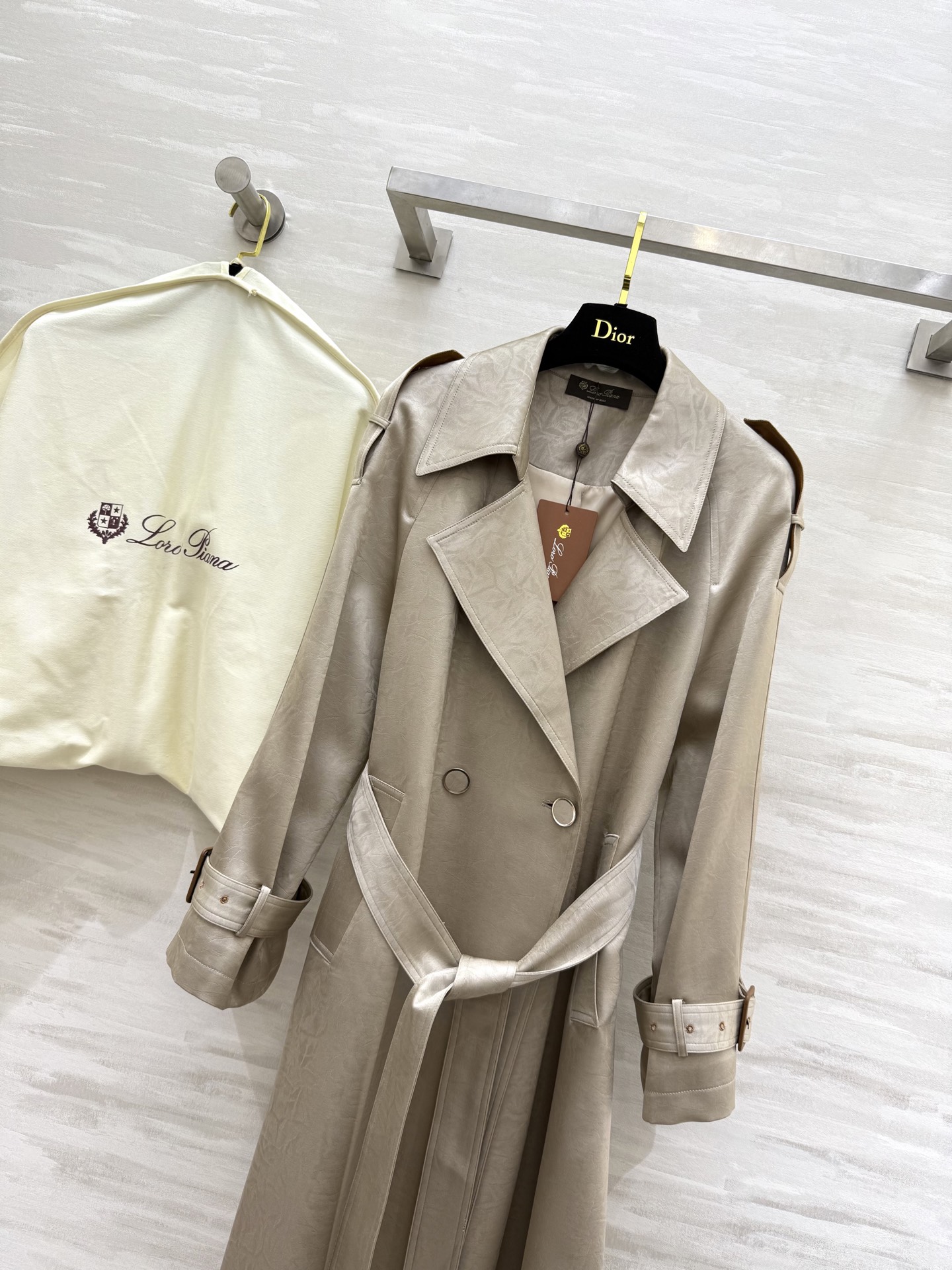 #LP🆕²⁵秋冬新款 极简绑带收腰翻领长款风衣外套 高品质定制 现货首发size：S/M/L（M码胸围：