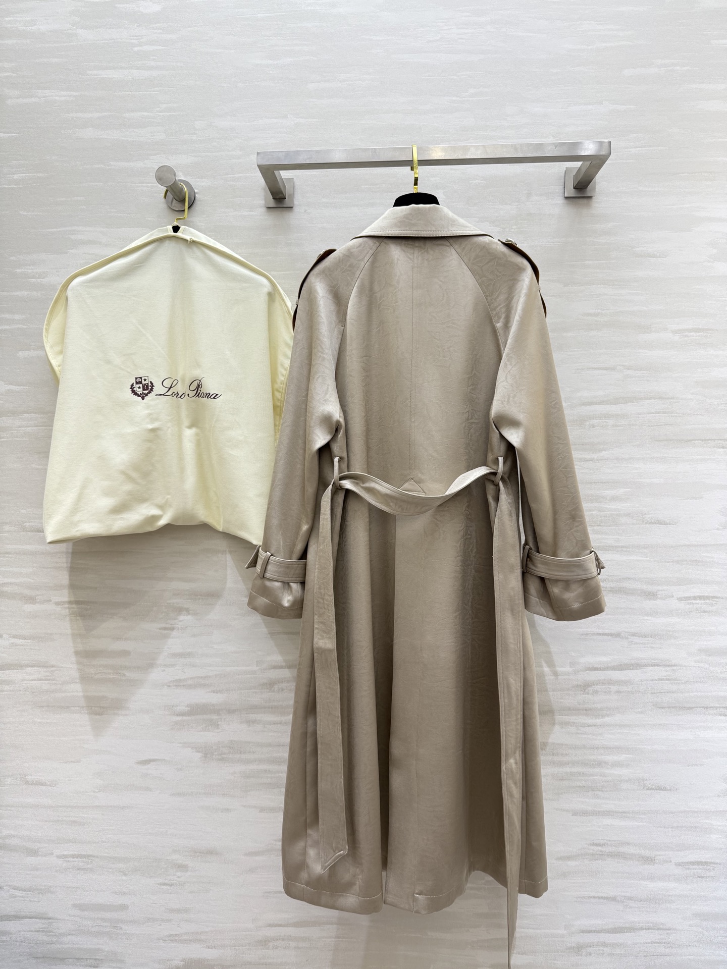 #LP🆕²⁵秋冬新款 极简绑带收腰翻领长款风衣外套 高品质定制 现货首发size：S/M/L（M码胸围：