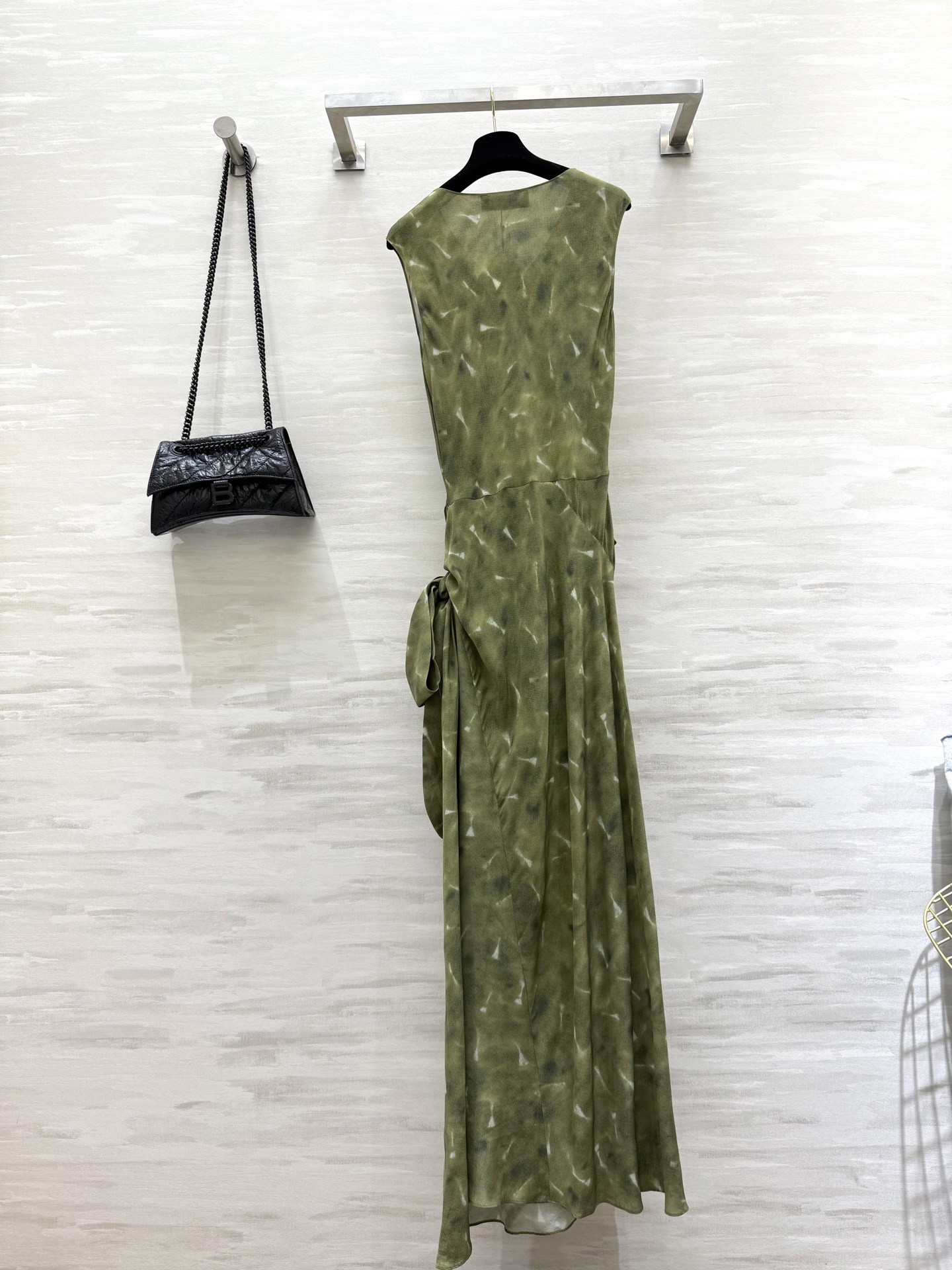 #Loew♡²⁵度假系列 真丝v领长裙 高品质定制 现货首发size：M/L/XL（）