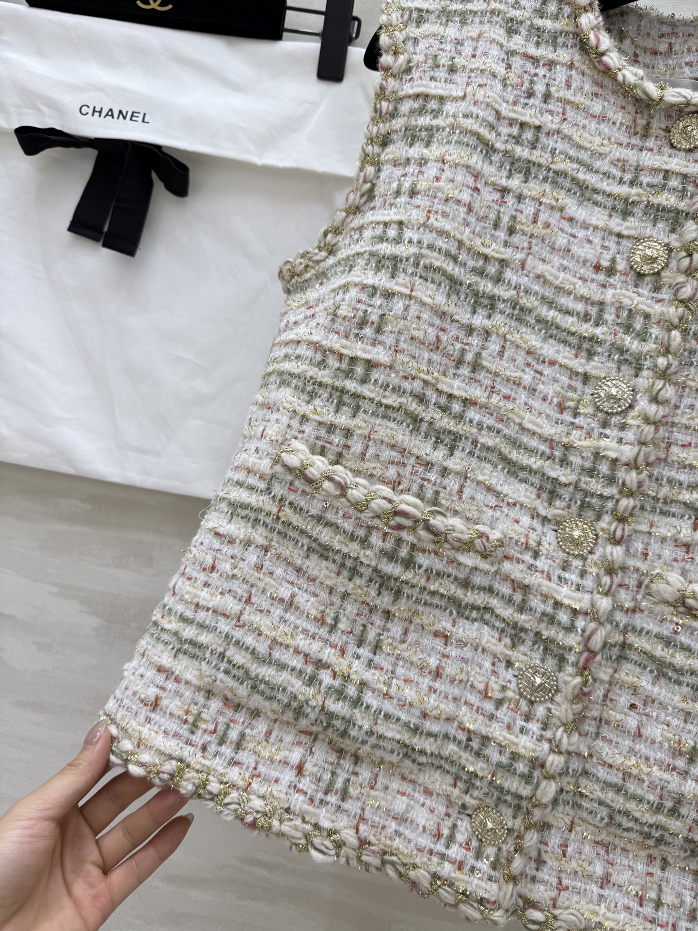 #Chane♡²⁵秋冬新款编织马甲 定制特种纱编织软花呢面料 纯手工交织花边装饰 经典双口袋 立体剪裁H