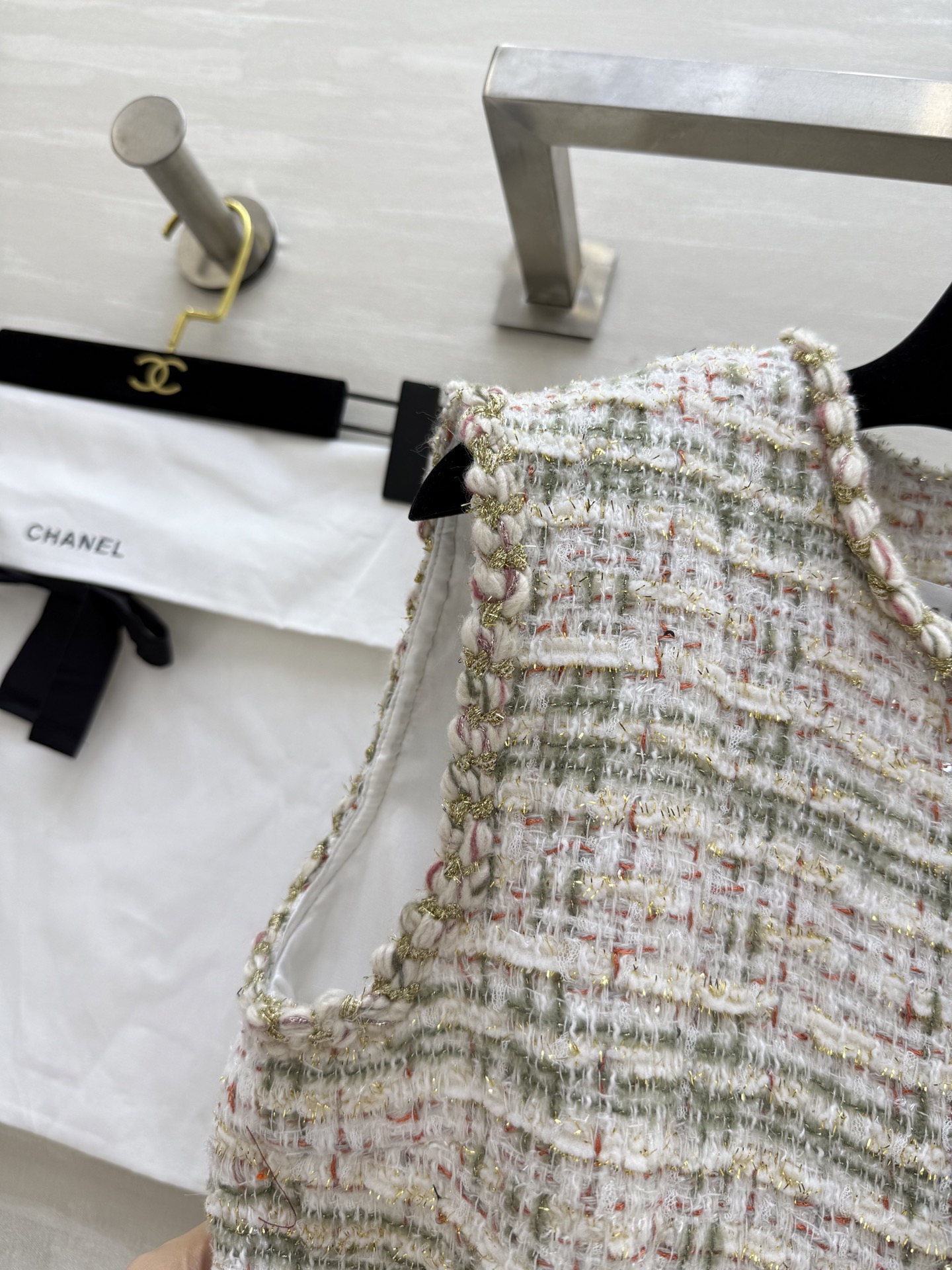 #Chane♡²⁵秋冬新款编织马甲 定制特种纱编织软花呢面料 纯手工交织花边装饰 经典双口袋 立体剪裁H