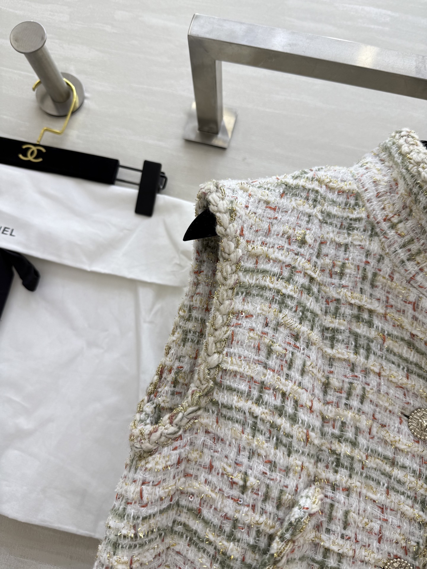 #Chane♡²⁵秋冬新款编织马甲式背心裙 定制特种纱编织软花呢面料 纯手工交织花边装饰 经典双口袋 立