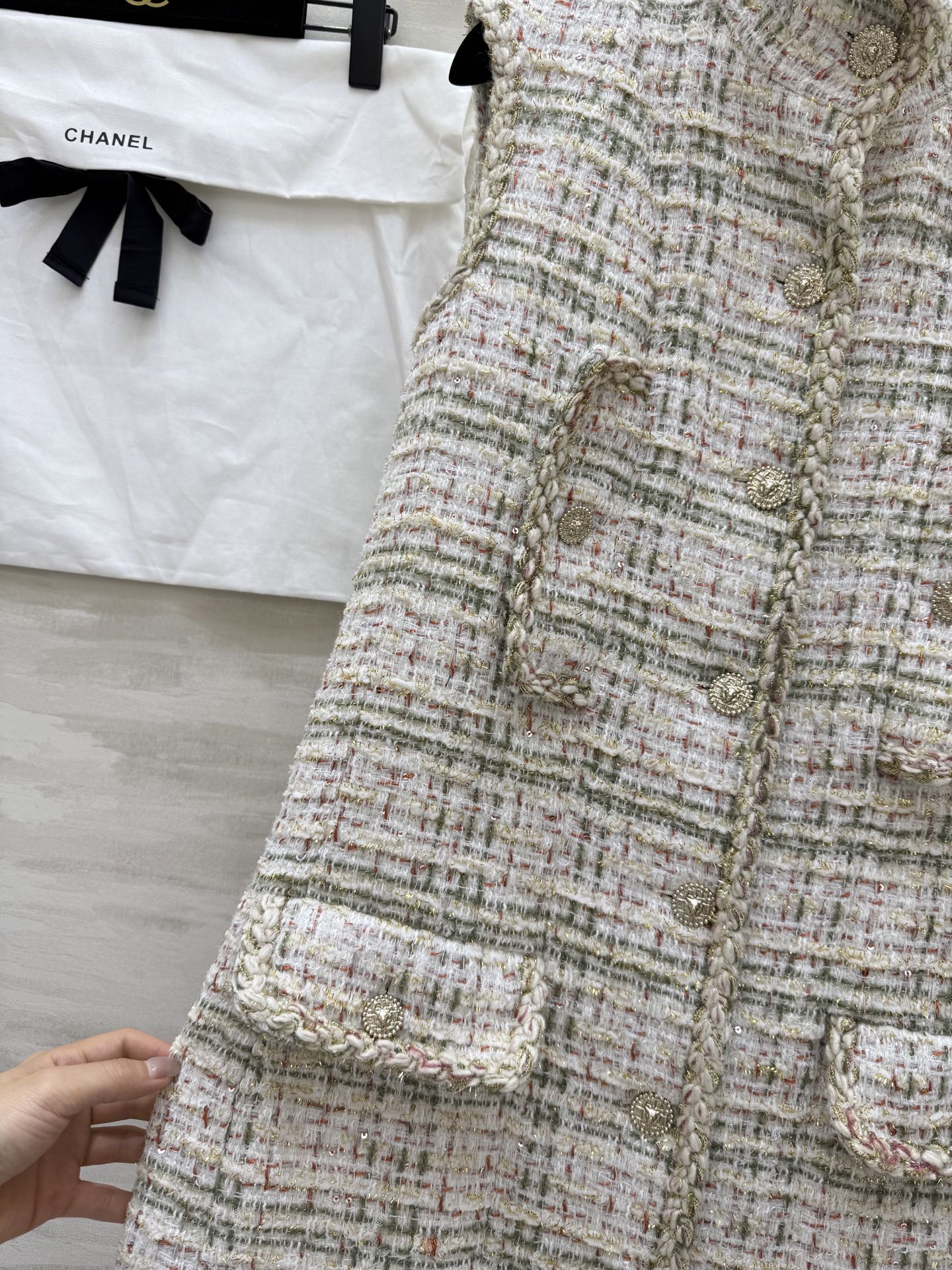 #Chane♡²⁵秋冬新款编织马甲式背心裙 定制特种纱编织软花呢面料 纯手工交织花边装饰 经典双口袋 立