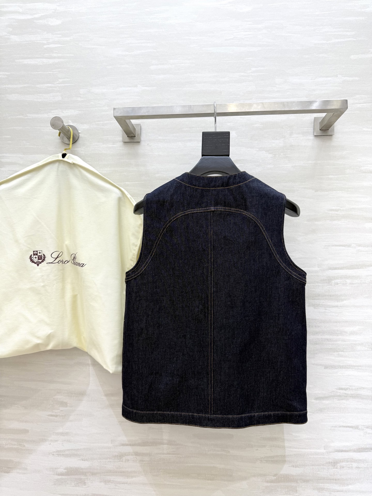 #LP🆕²⁵新款 复古牛仔马甲 高品质 现货首发size：S/M/L/XL（s码胸围：96，衣长：64）