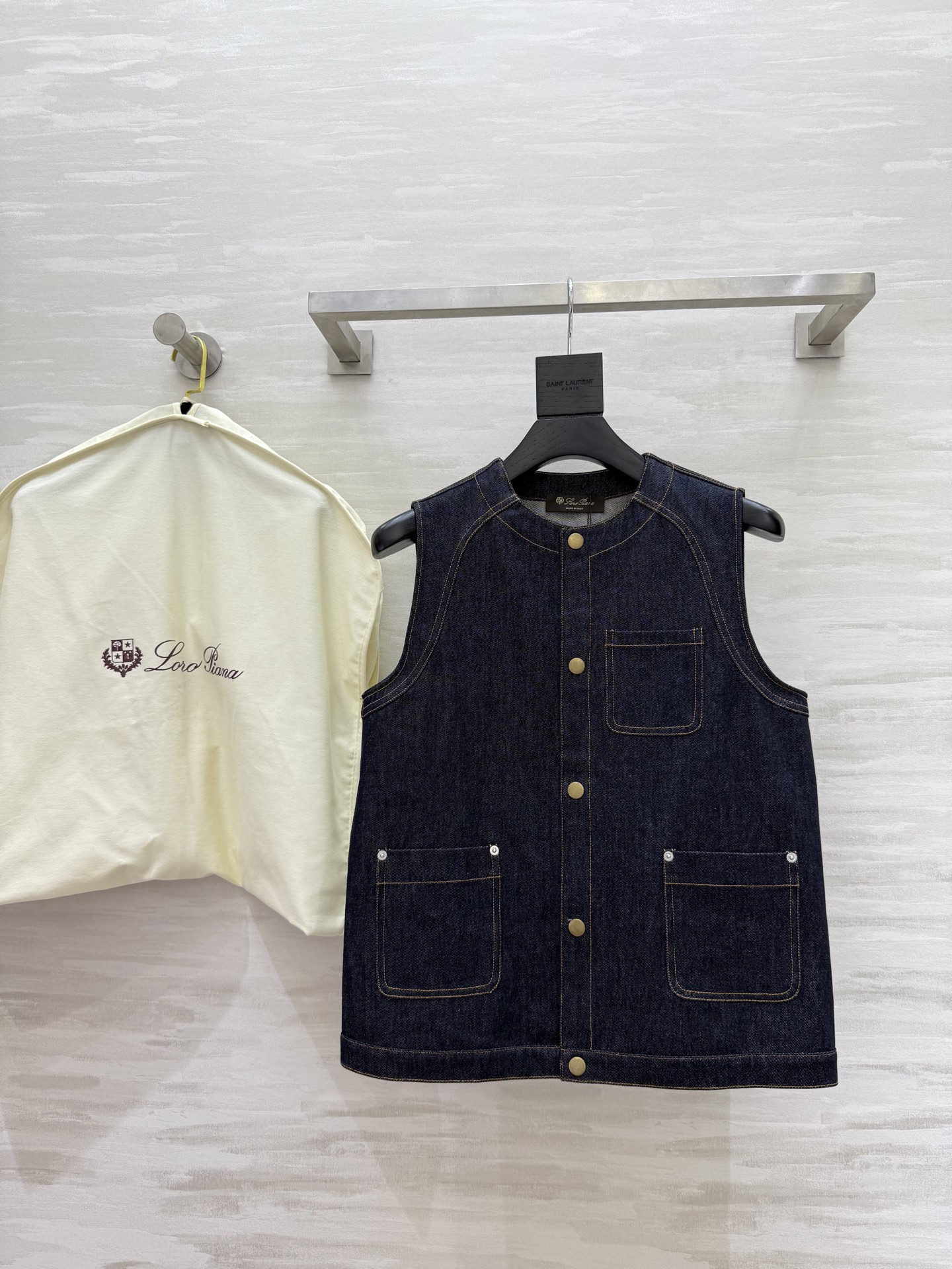 NO:471646,#LP new style retro denim vest high quality spot first sizeS/M/L/XL (size s bust 96, 64 length), loro piana, alexander wang19860909#LP新款 复古牛仔马甲 高品质 现货首发sizeS/M/L/XL（s码胸围96,衣长64）,,loro piana,alexander wang,Women's clothing