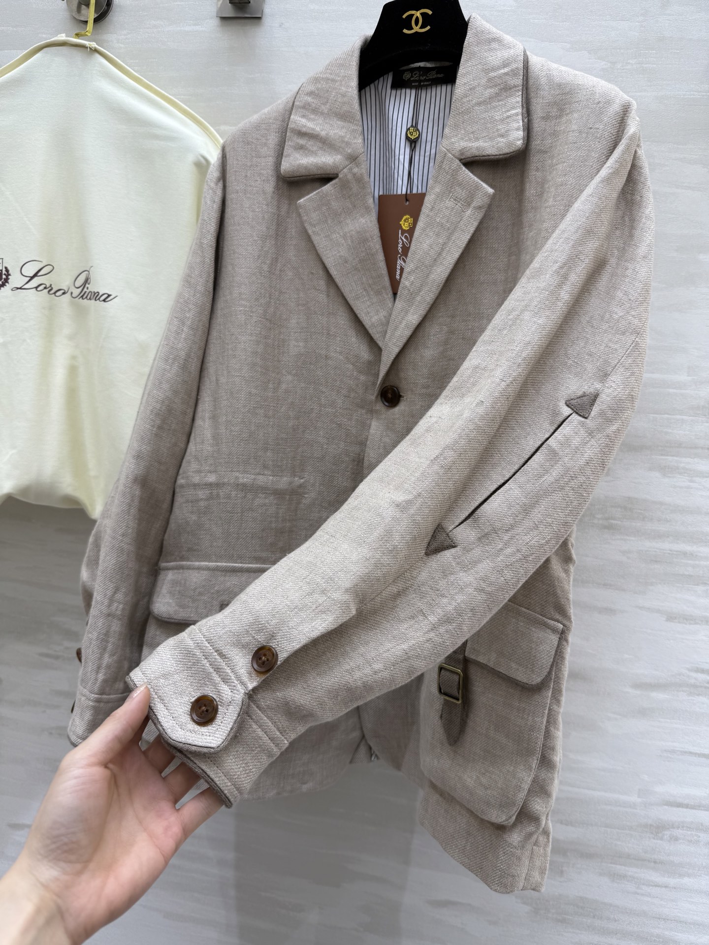 #LP🆕²⁵秋冬新款 猎装亚麻夹克外套 英式老钱风穿搭 后背与手肘加褶设计提升舒适度 可调节收腰经典版型