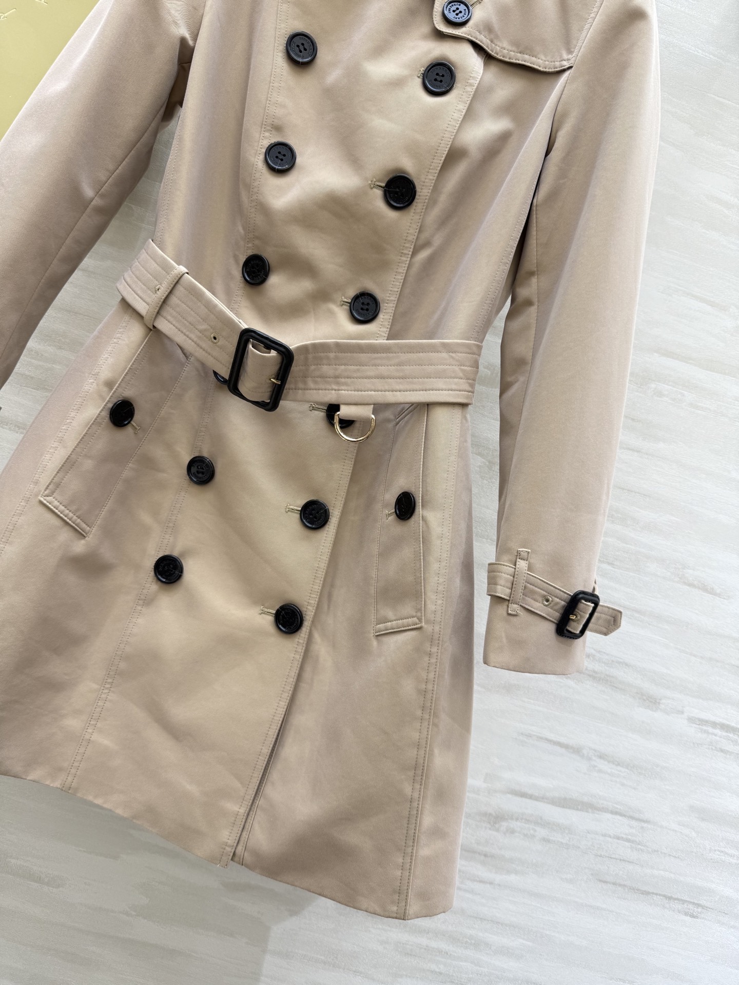 #Burberr♡²⁵秋冬新款 英伦风桑德林款双排扣中长款风衣 高品质定制 现货首发size：4/6/8
