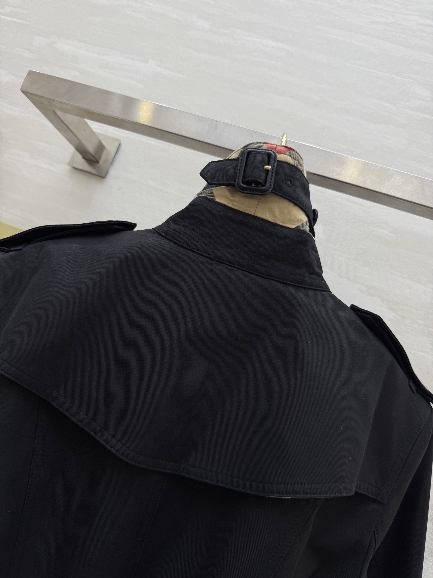 #Burberr♡²⁵秋冬新款 英伦风桑德林款双排扣中长款风衣 高品质定制 现货首发size：4/6/8