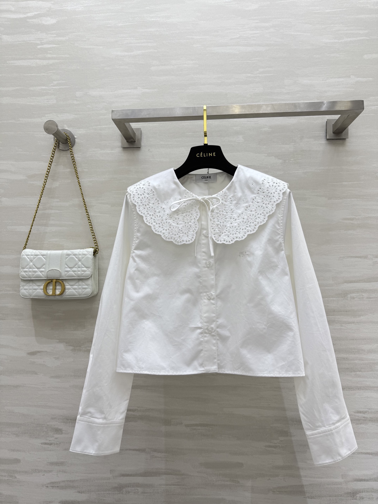 NO:472572,#CELIN early autumn new cotton English embroidered shirt exquisite high-quality customization spot first-time sizeS/M/L (size s bust 96, 48 length), celine,shirts,alexander wang19860909#CELIN早秋新款 棉质英格兰刺绣衬衫 精致高级 高品质定制 现货首发sizeS/M/L（s码胸围96,衣长48）,,celine,shirts,alexander wang,Women's clothing