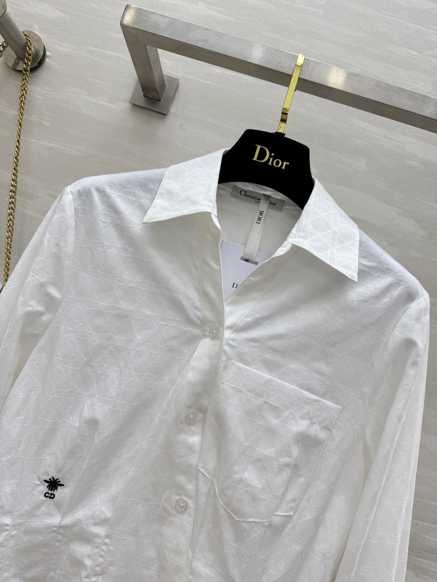 #DIO♡²⁵早秋新款 戴妃藤格纹翻领收腰衬衣 重工CD蜜蜂刺绣 高品质定制 现货首发size：36/3