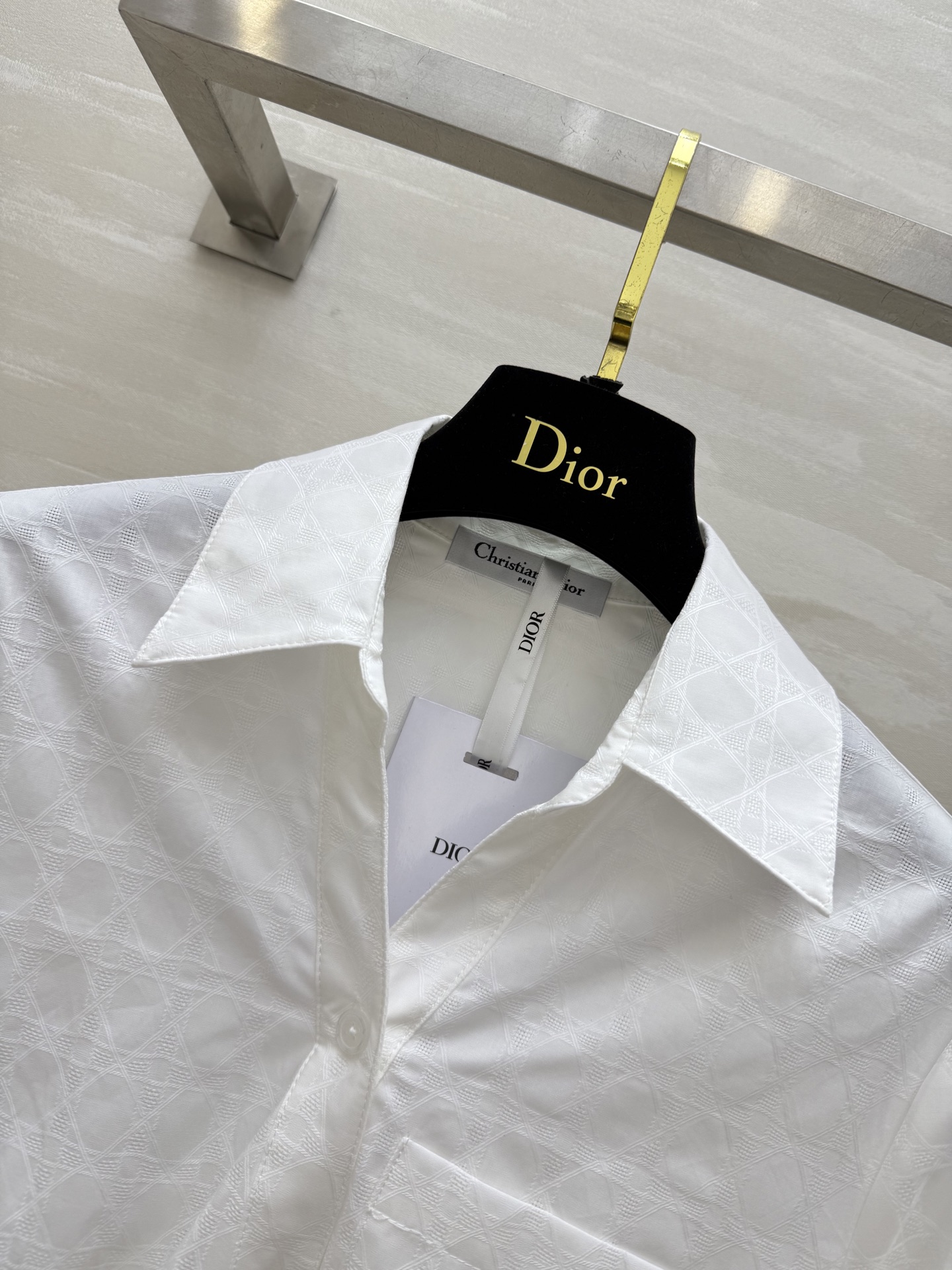 #DIO♡²⁵早秋新款 戴妃藤格纹翻领收腰衬衣 重工CD蜜蜂刺绣 高品质定制 现货首发size：36/3