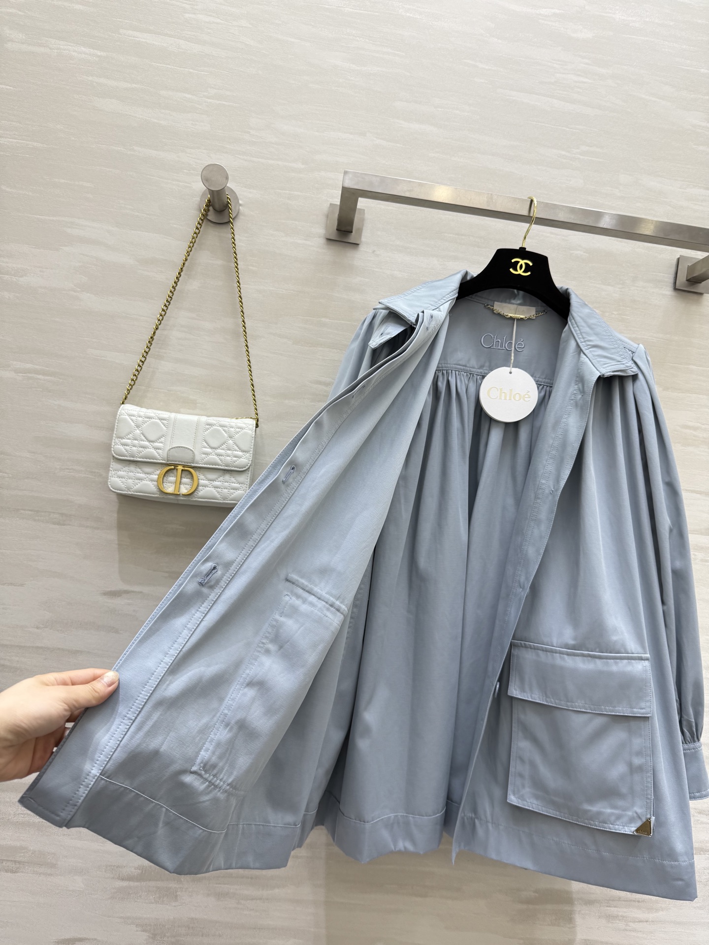 #Chlo♡²⁵早秋新款 双口袋装饰 立领灯笼袖 褶皱中长款外套 松弛有度 时髦感自带洒脱感 褶裥娃娃款