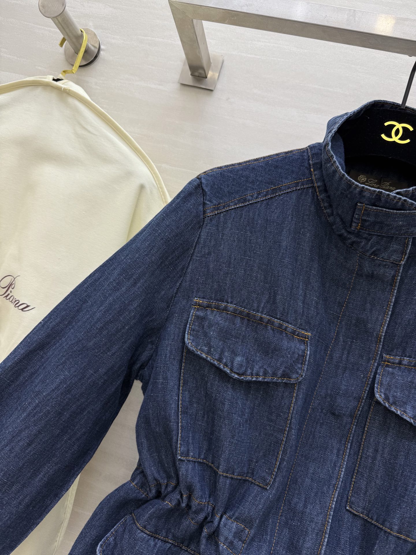 #LP🆕²⁵早秋新款 老钱风抽绳收腰牛仔外套 时髦不撞款 定制重磅洗水牛仔面料 品相上乘  拥有气场同时