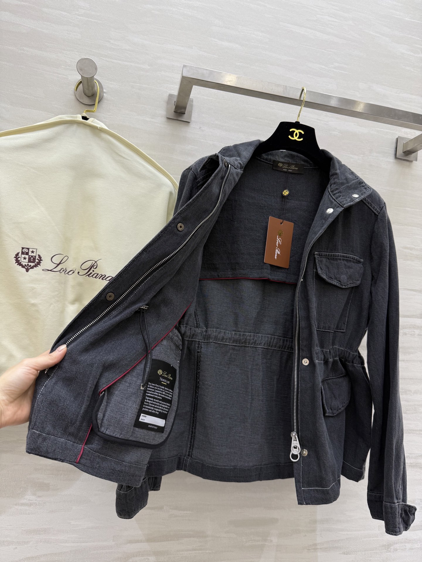 #LP🆕²⁵早秋新款 老钱风抽绳收腰牛仔外套 时髦不撞款 定制重磅洗水牛仔面料 品相上乘  拥有气场同时